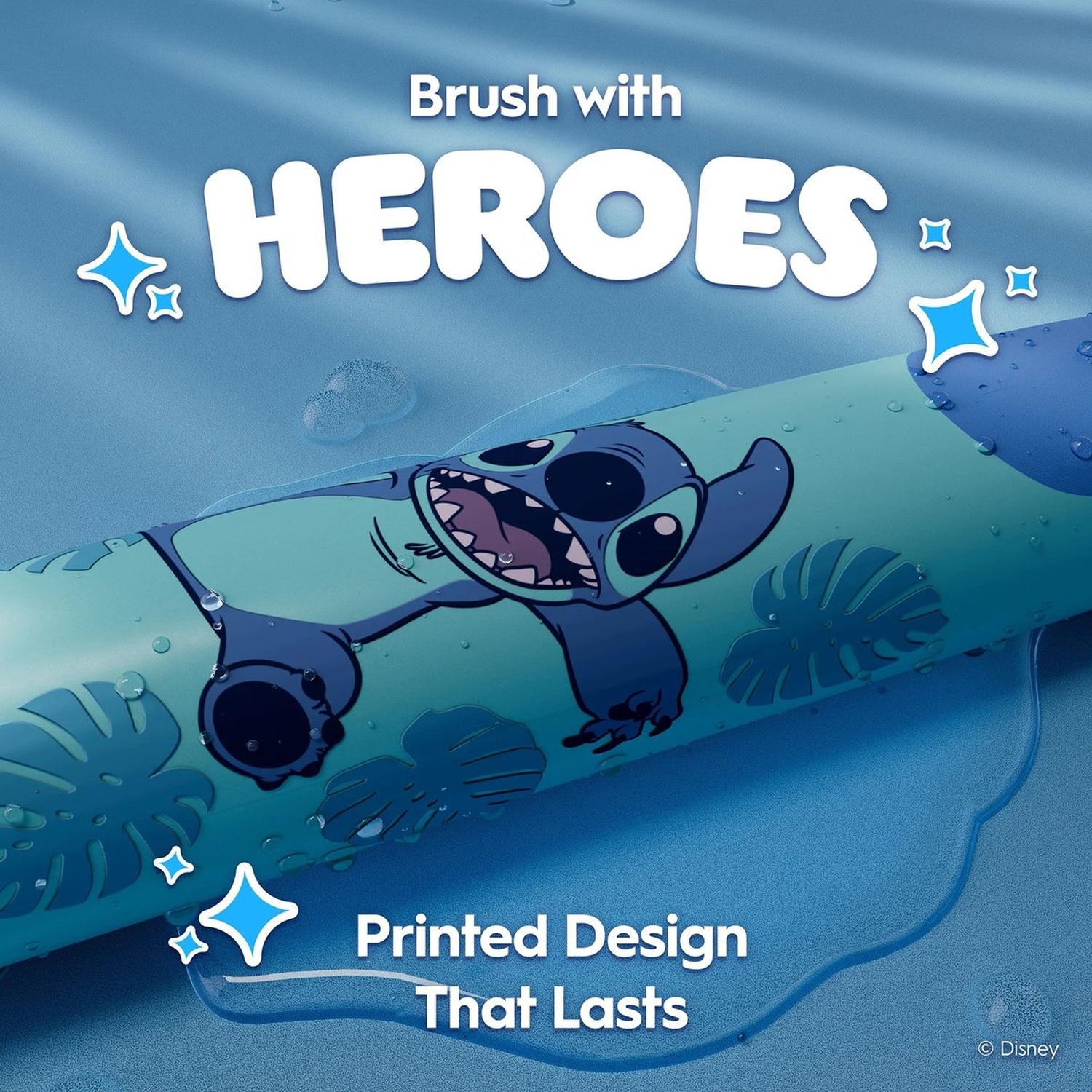 Personnage Stitch sur une tête de brosse à dents bleue avec des gouttes d'eau et des étoiles.