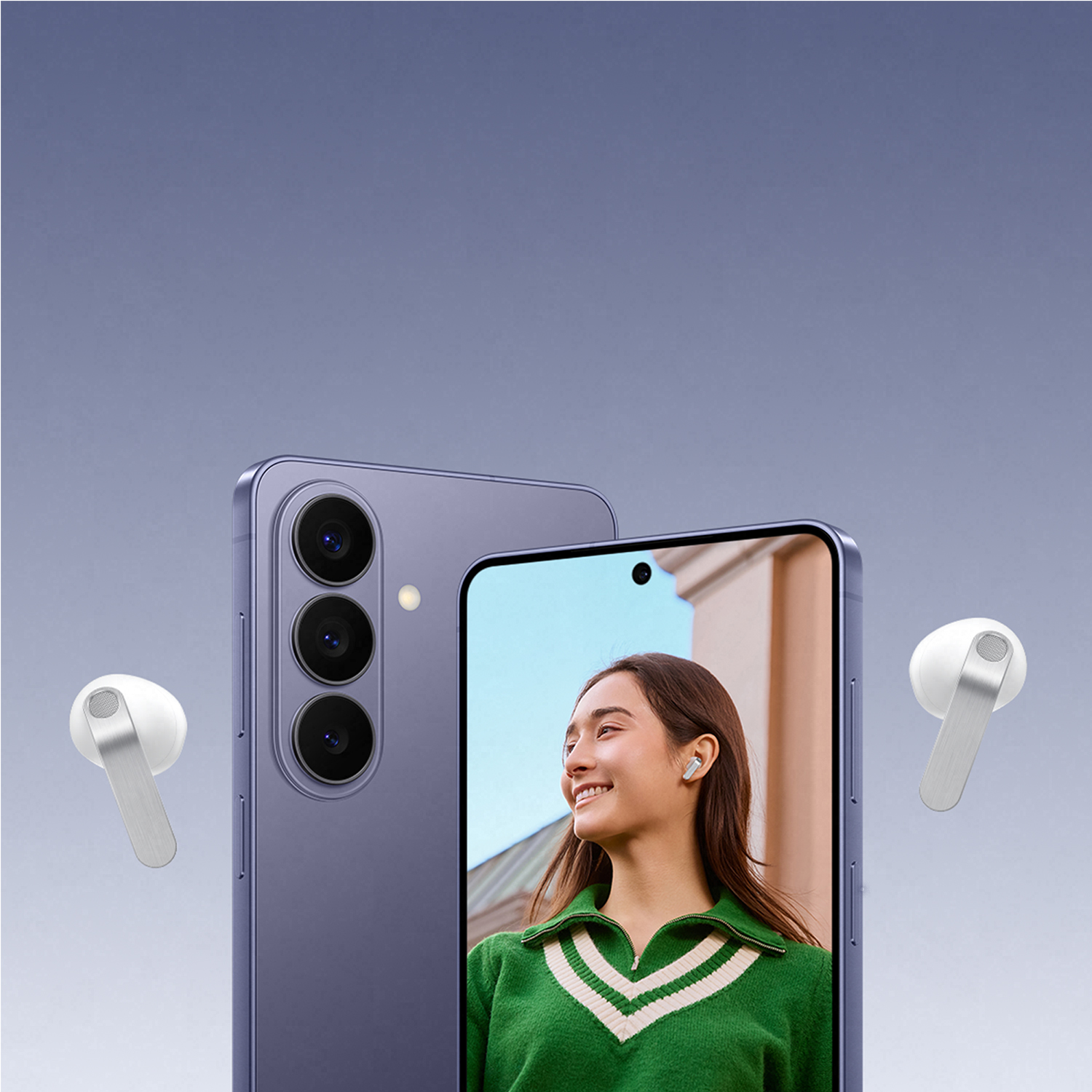 Un smartphone morado con tres cámaras, flanqueado por dos auriculares blancos.