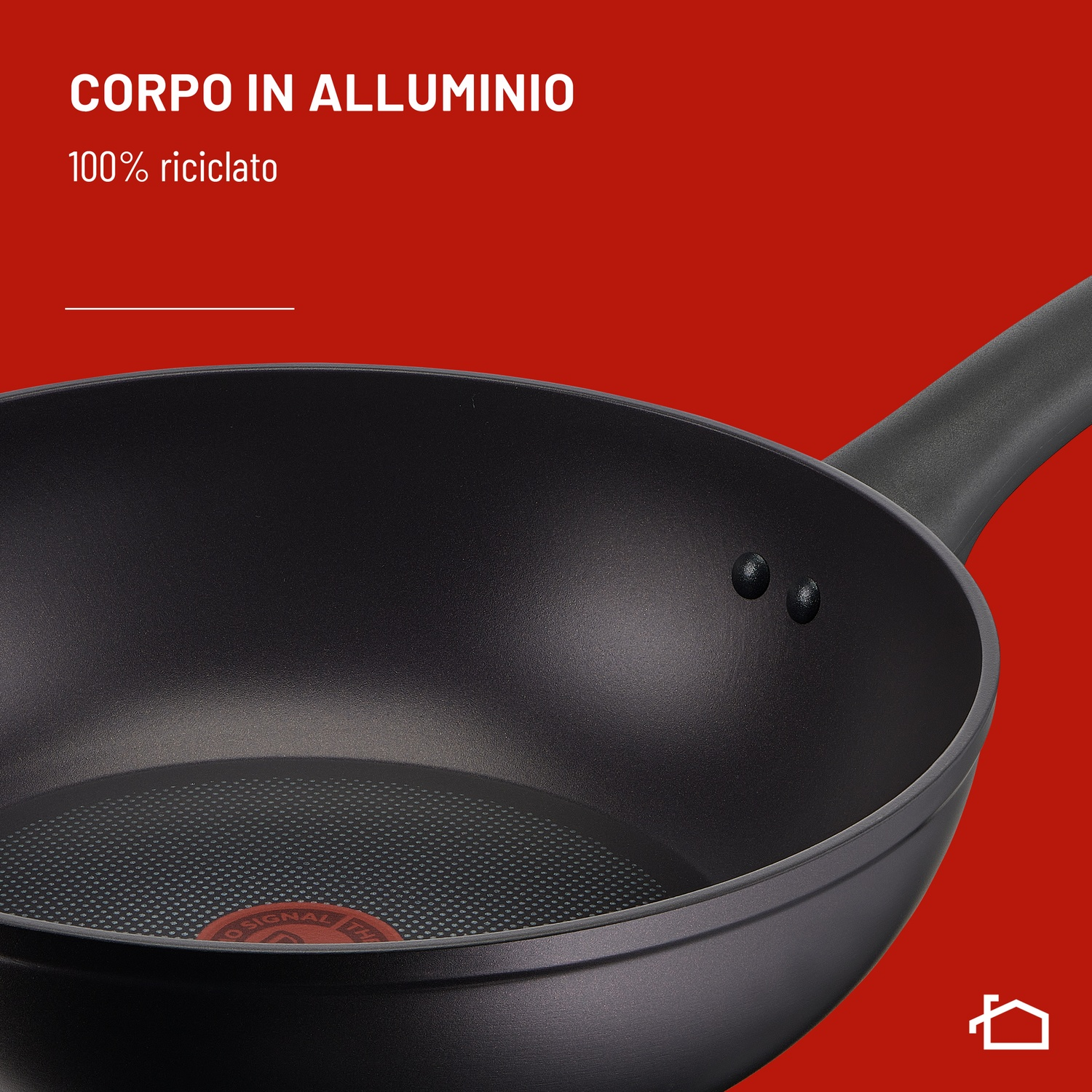 Padella in alluminio nero con sfondo rosso e testo.