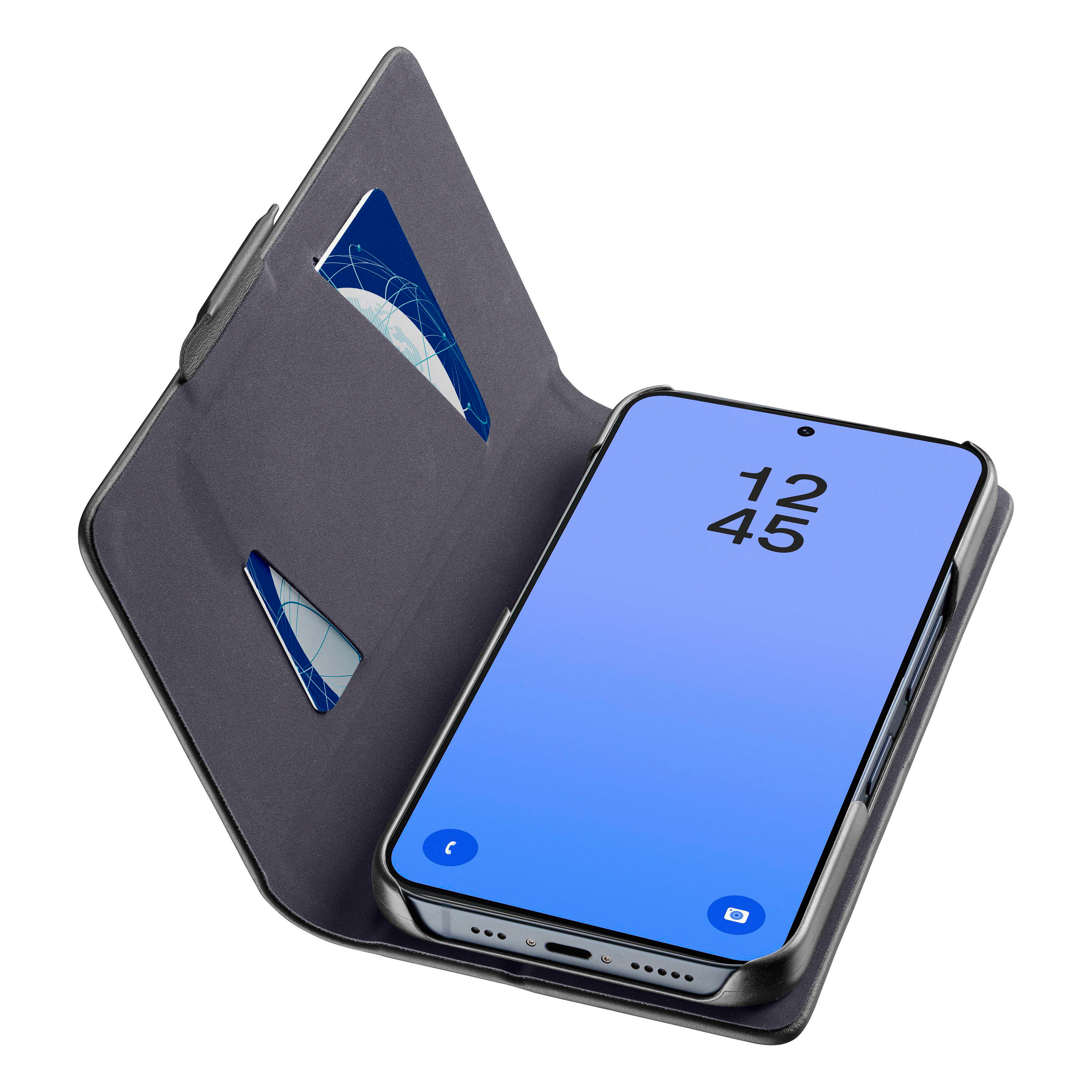 Ein Smartphone in einer dunklen grauen Hülle mit Kartenfächern und blauem Bildschirm.