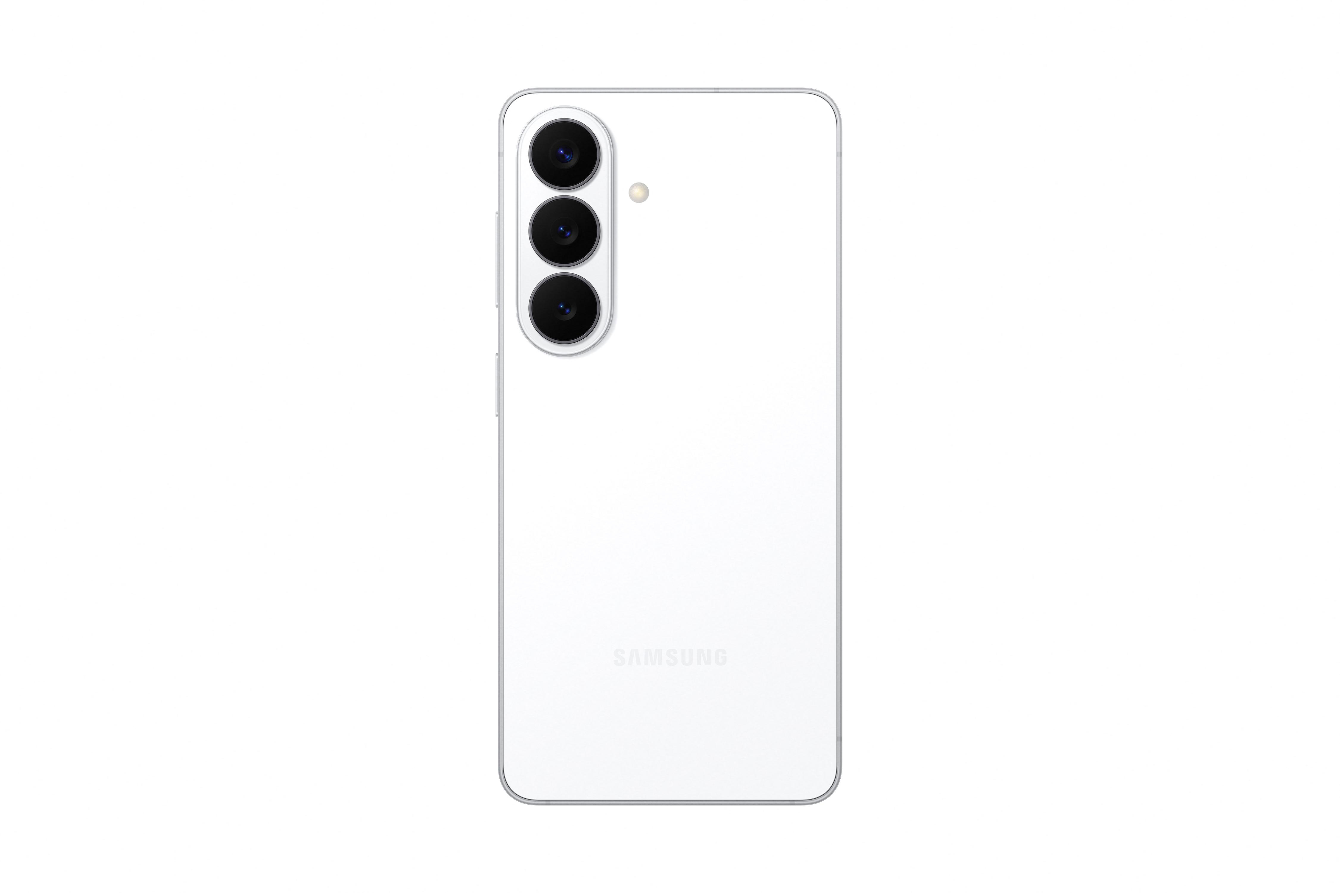 Weiße Rückseite eines Smartphones mit drei Kameras und Samsung-Logo.