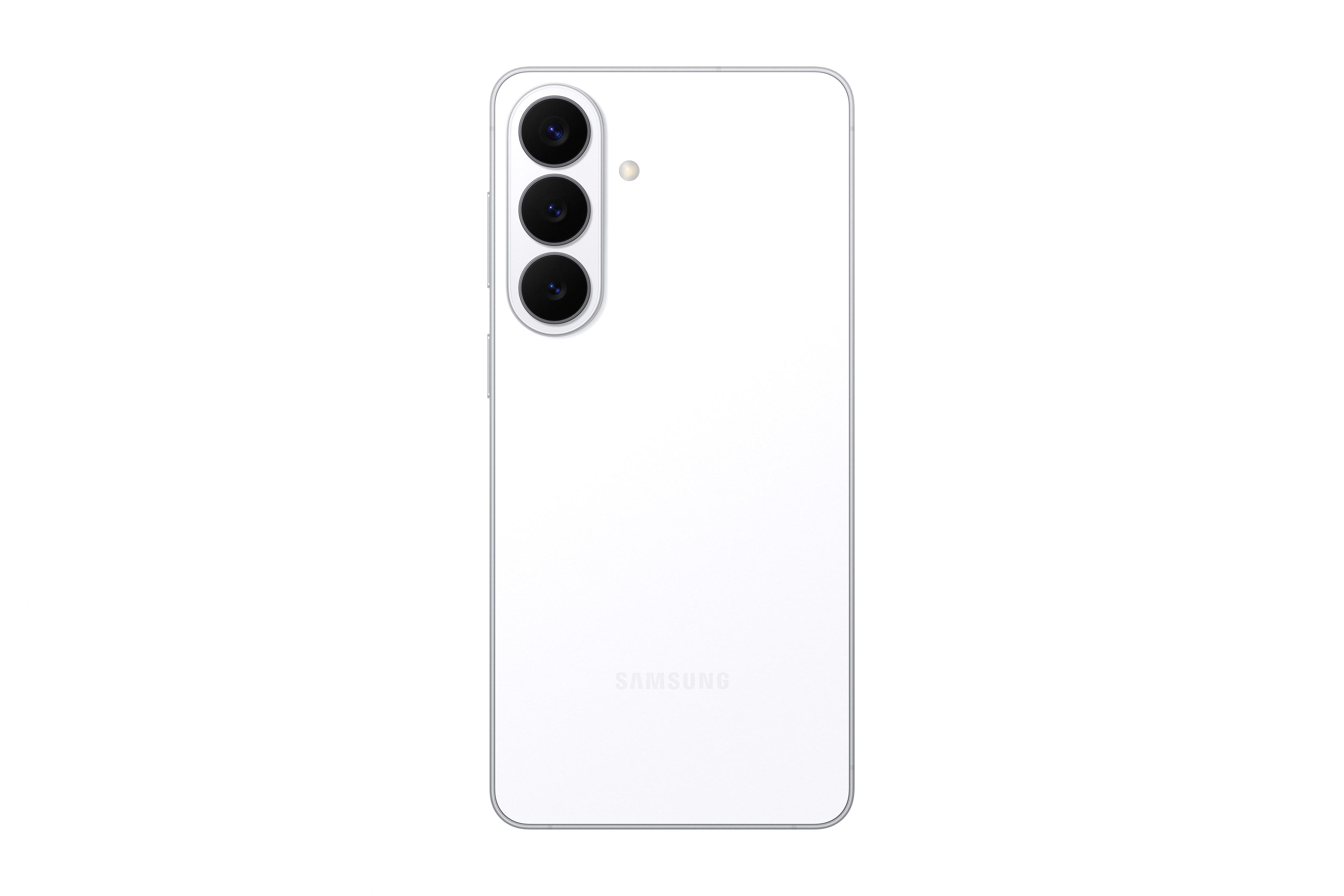 Rückseite eines weißen Samsung-Smartphones mit drei Kameralinsen und Blitz.