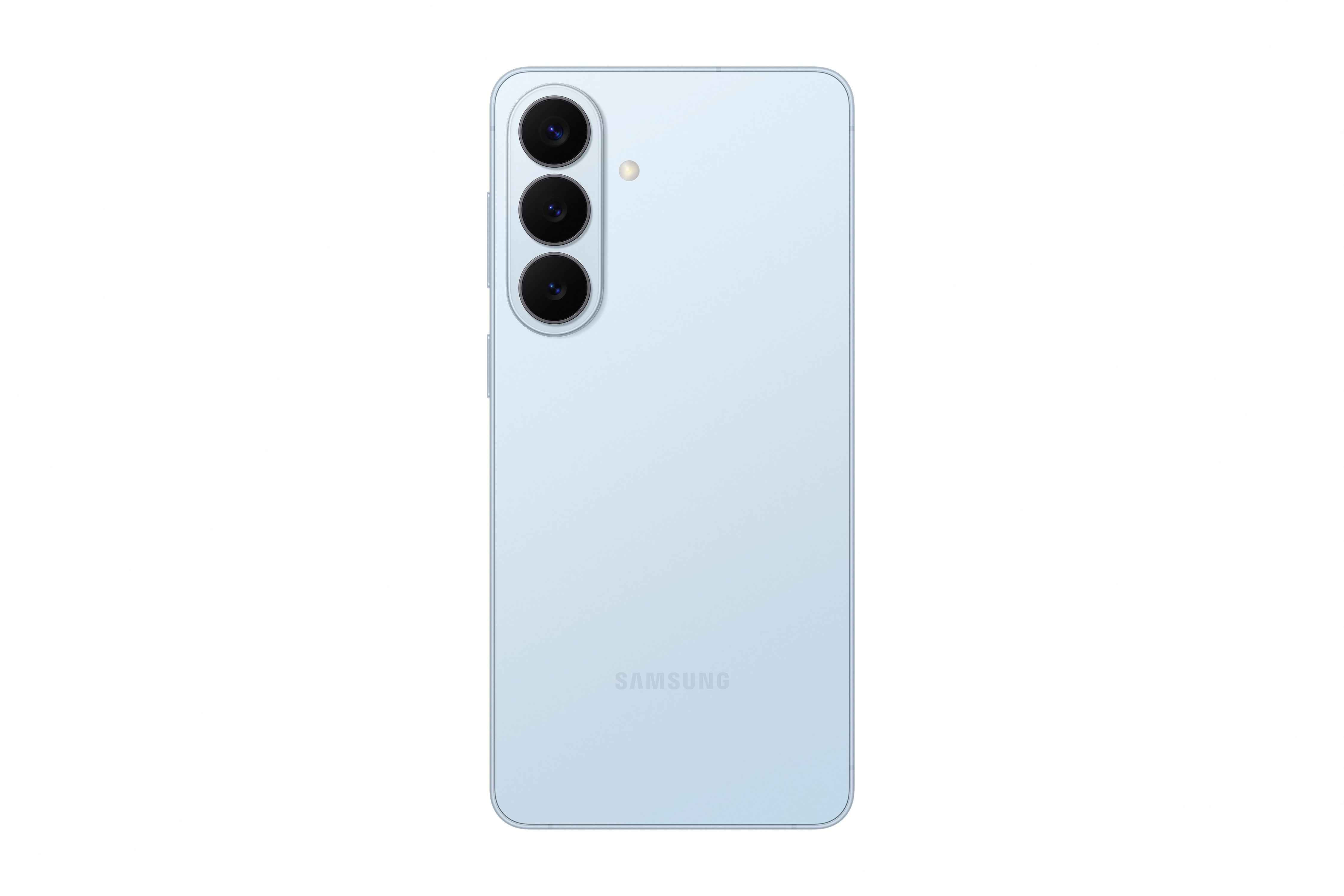 Ein hellblaues Samsung Smartphone mit drei Kameras und Blitz.