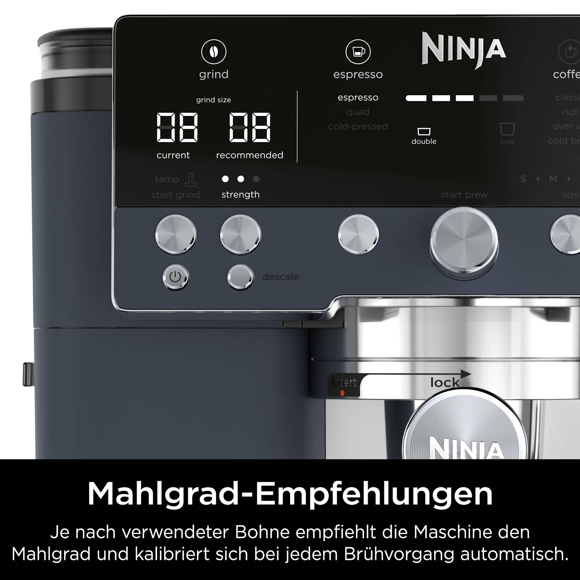 Primo piano di una macchina da caffè scura con display digitale e pulsanti.