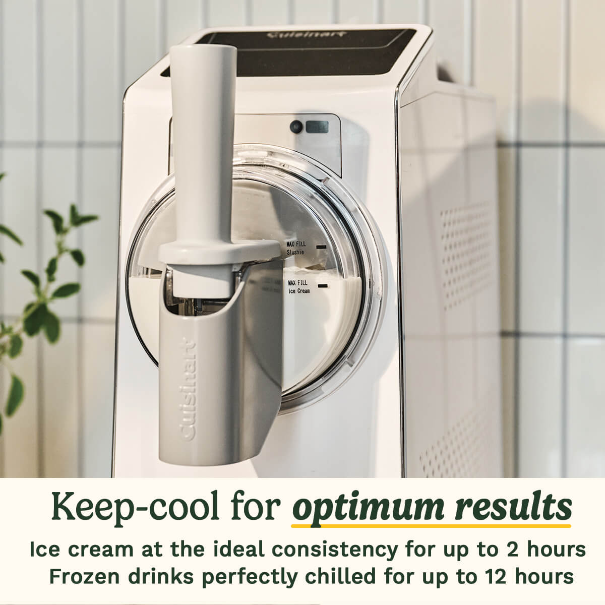 Weiße Eismaschine von Cuisinart mit transparentem Deckel und Griff.