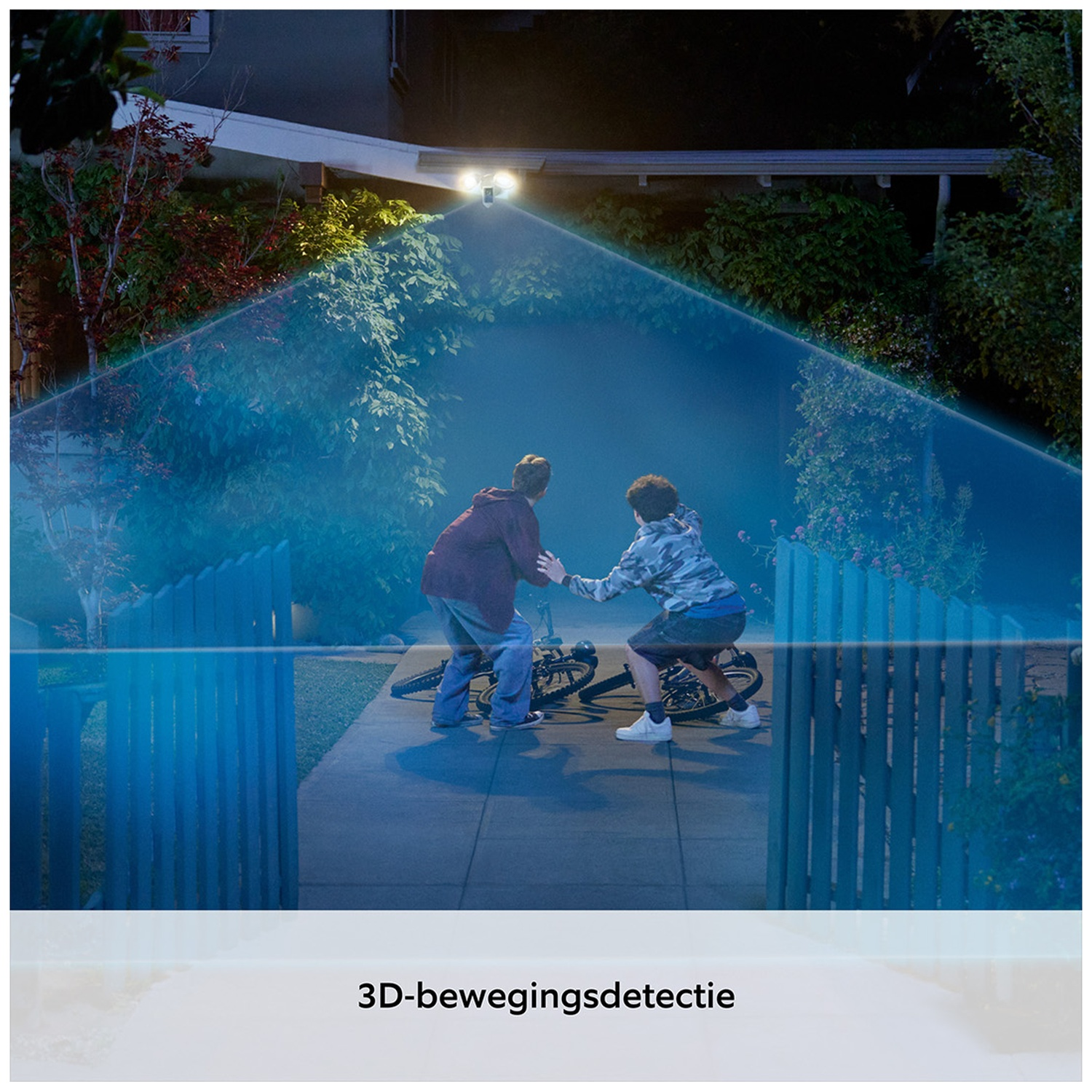Twee jongens naderen een fiets, verlicht door 3D-bewegingsdetectie.