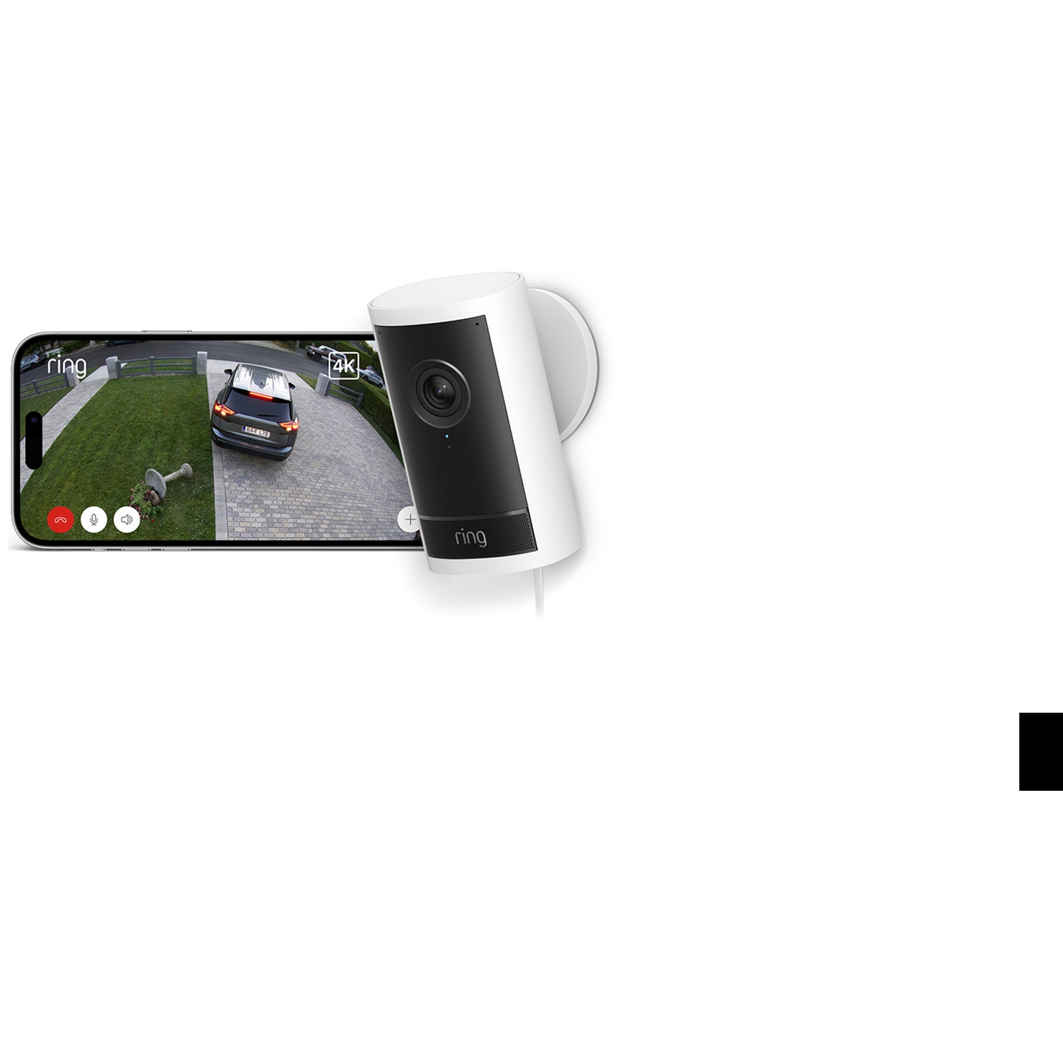 Ring camera naast een smartphone die een oprit met een auto toont.