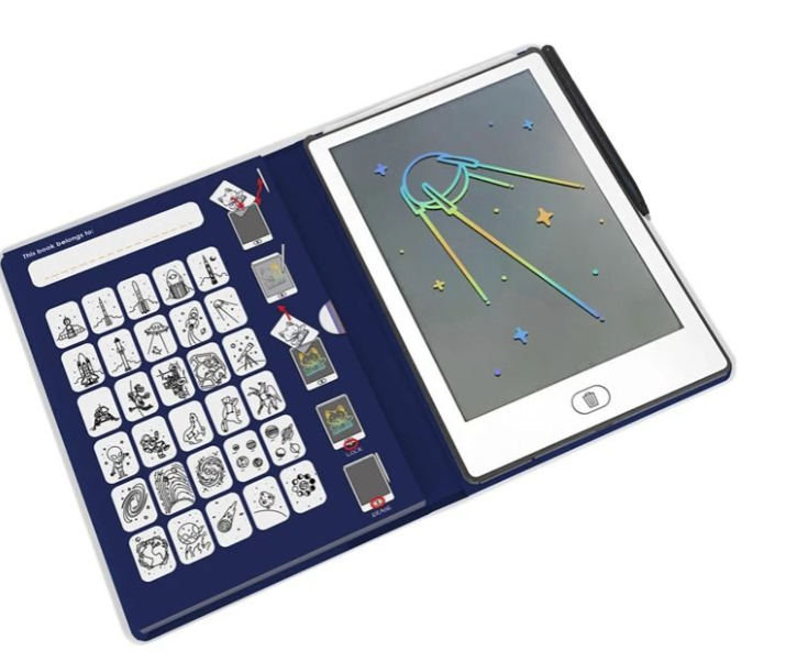 Ein digitales Notizbuch mit Weltraum-Aufklebern und einem Satelliten-Bild.