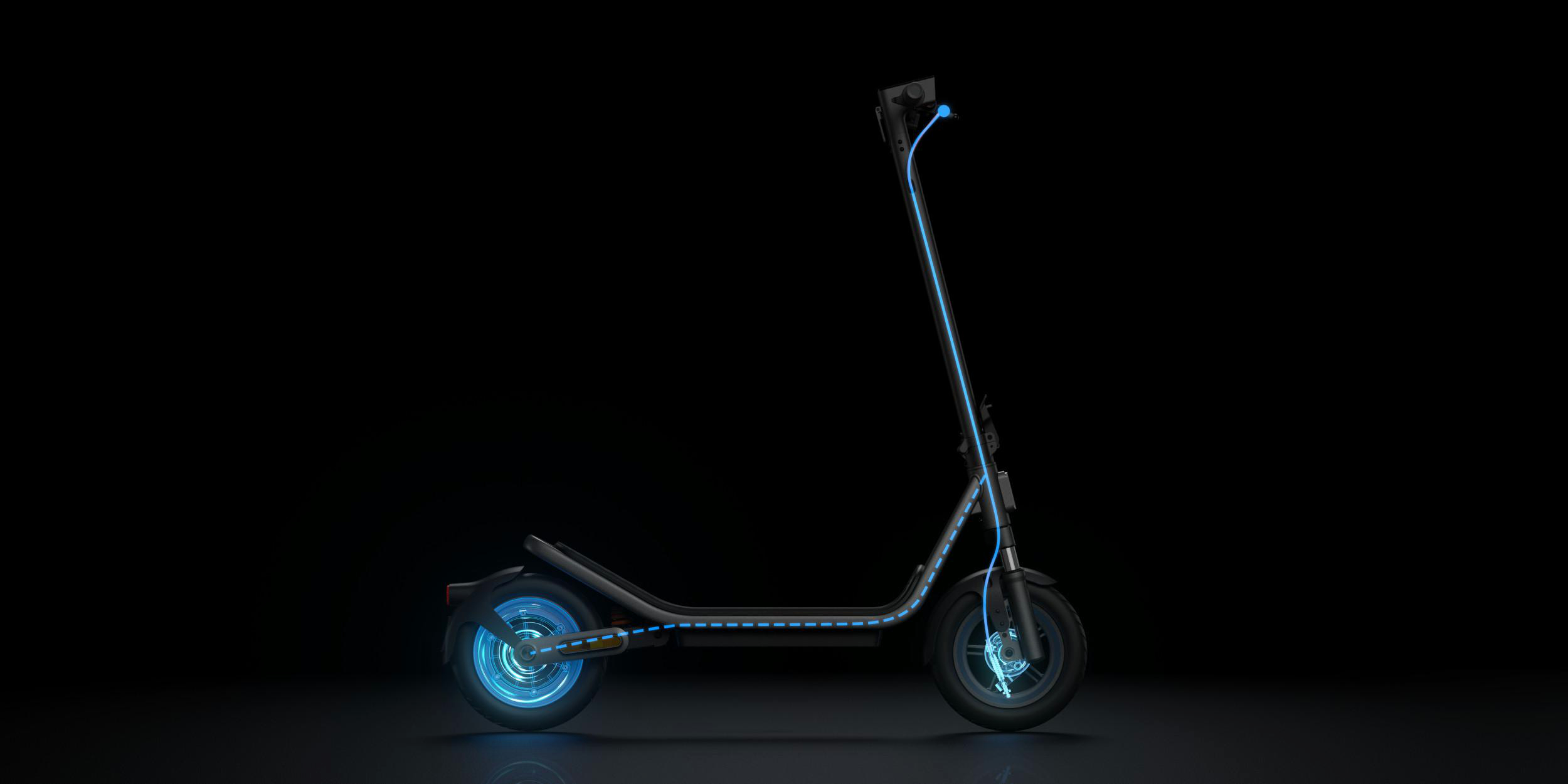 Schwarzer Elektroroller mit leuchtend blauen Linien, die die Verkabelung zeigen.