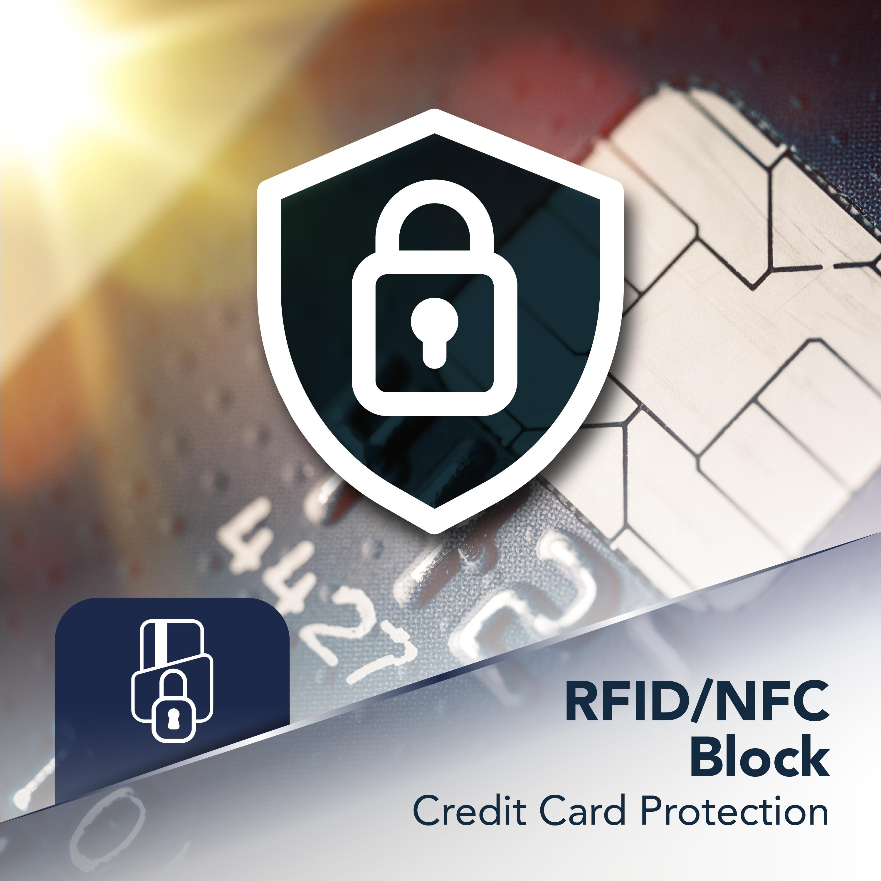 Un escudo con un candado sobre una tarjeta de crédito, protección RFID.