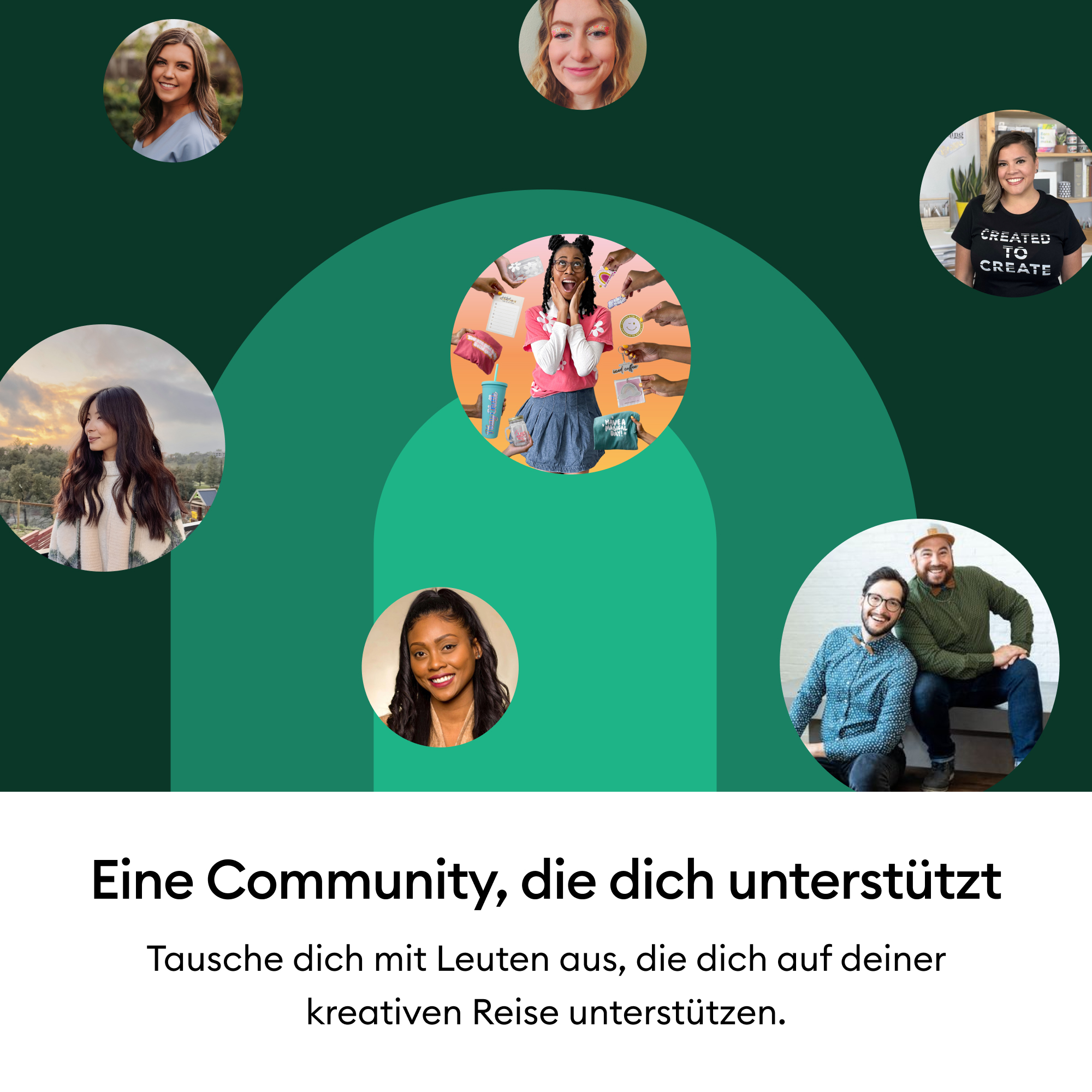 Fünf Frauen und zwei Männer lächeln in die Kamera, eine Frau wird von Händen umgeben.