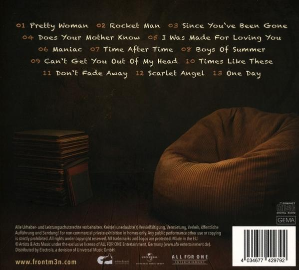 CD-Rückseite mit Songliste, Sitzsack und Büchern. Barcode unten rechts.