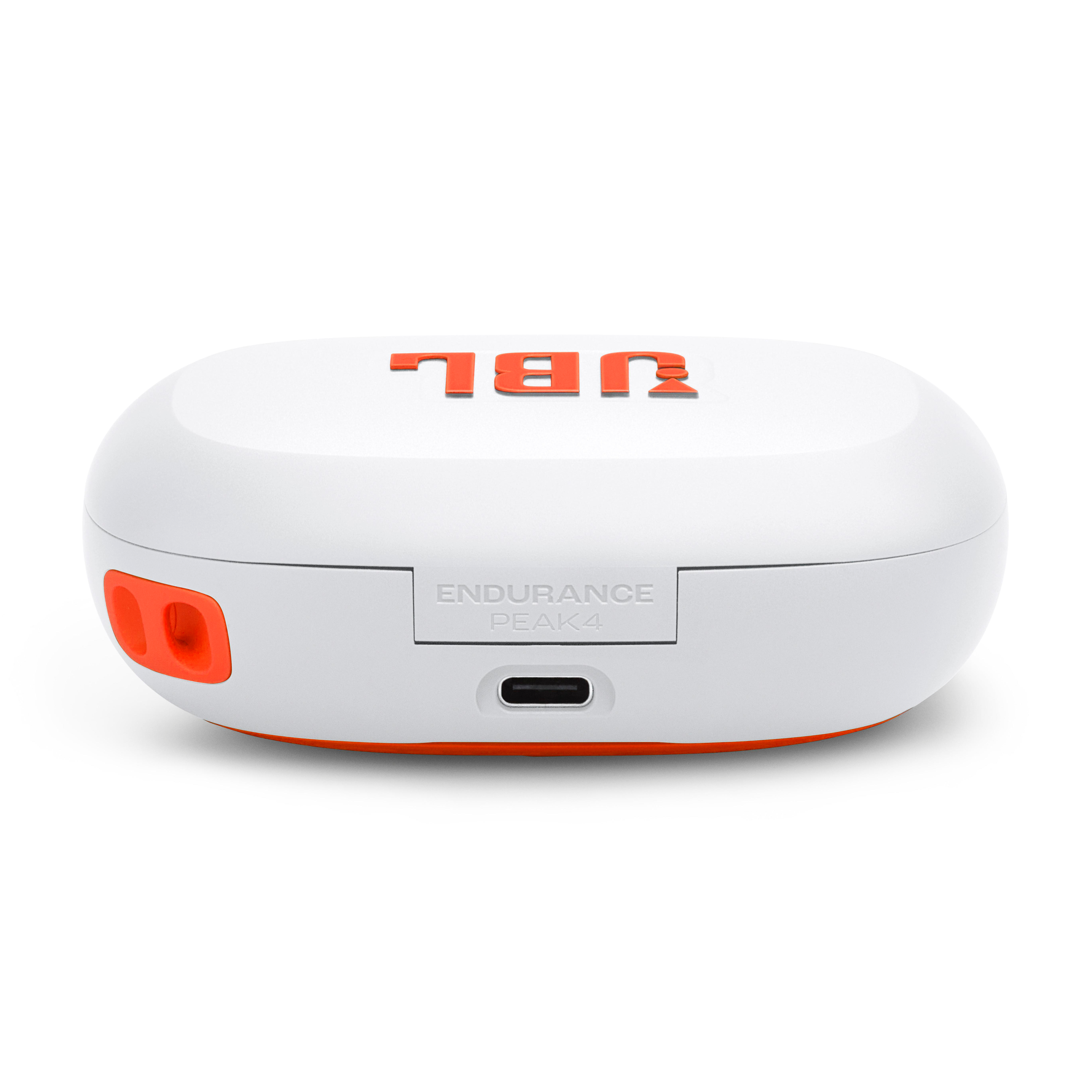Ein weißes Ladecase für Kopfhörer mit orangen Akzenten und JBL-Logo.
