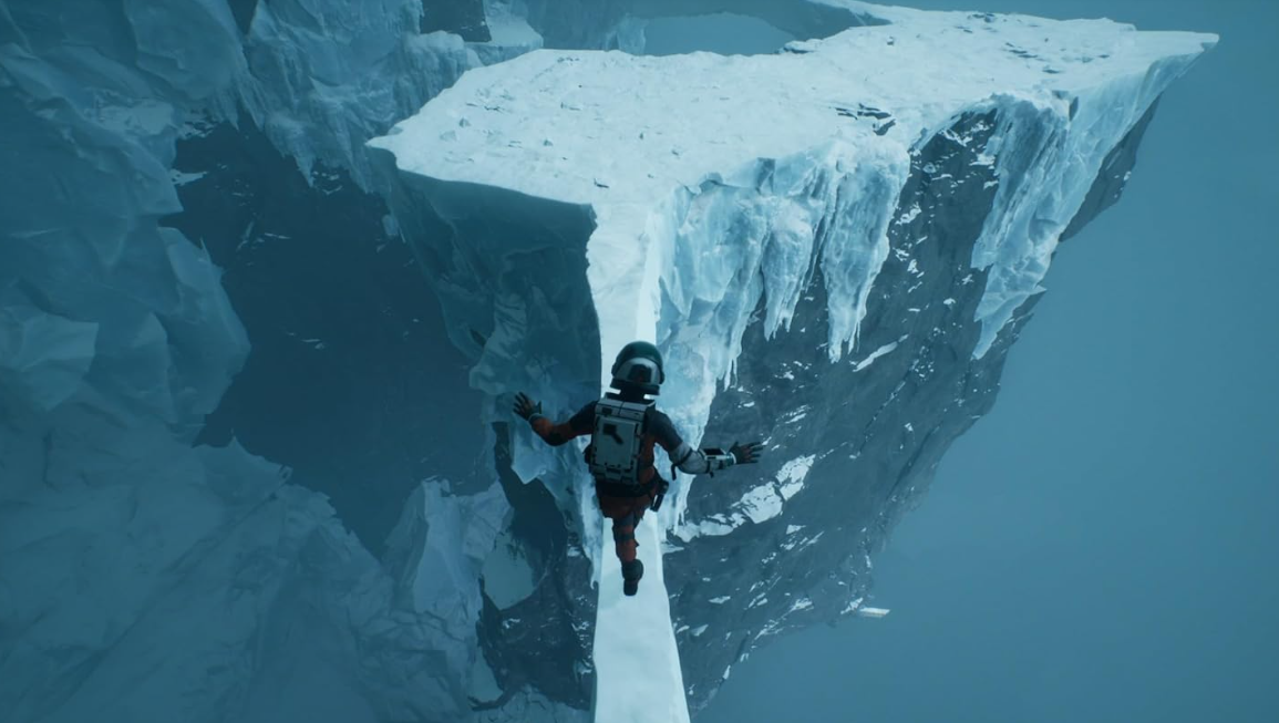 Ein Astronaut balanciert auf einem schmalen Eisgrat vor eisiger Kulisse.