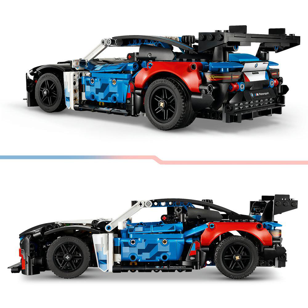 Ein Lego-Modell eines blauen und roten Rennwagens mit schwarzen Rädern und einem Heckflügel.