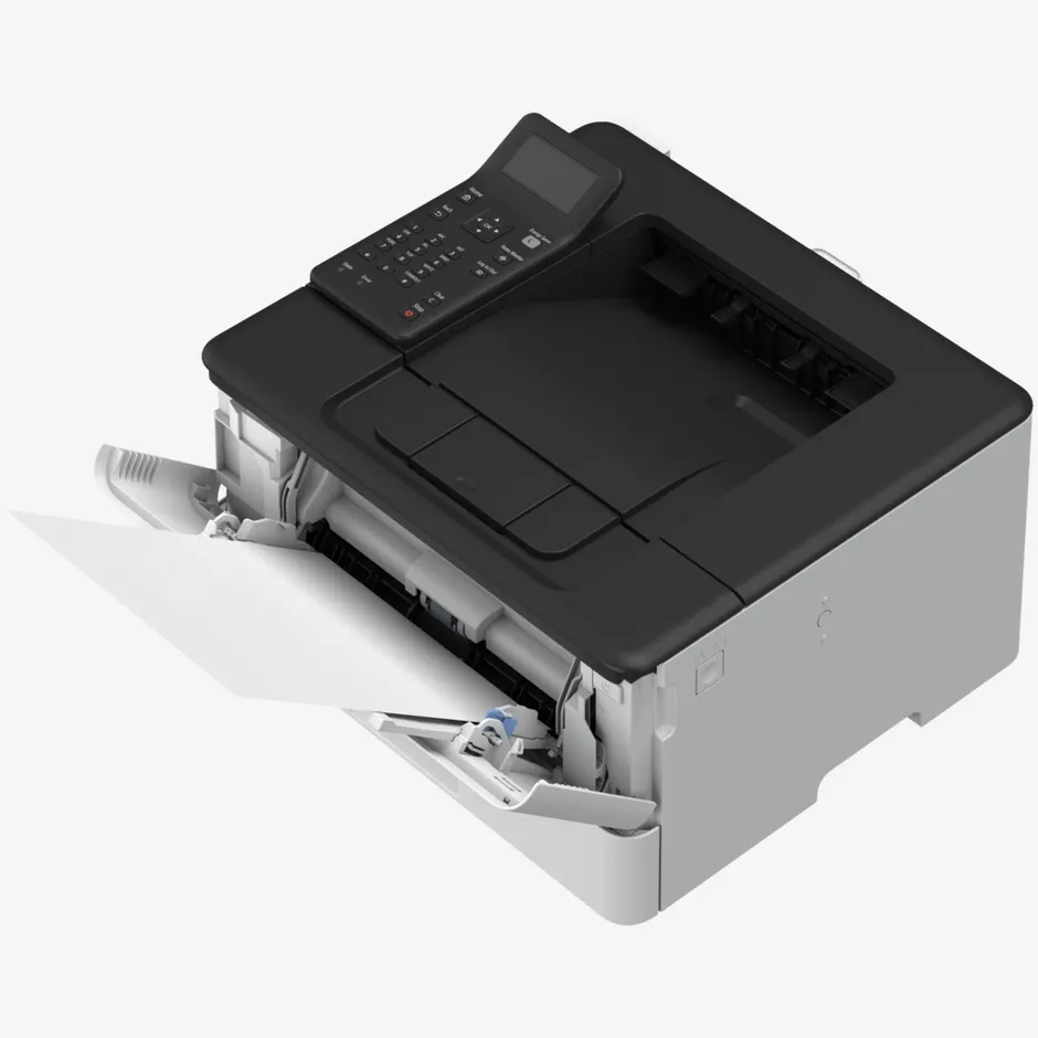 Ein schwarzer Laserdrucker mit ausgefahrenem Papierfach und einem Blatt Papier.