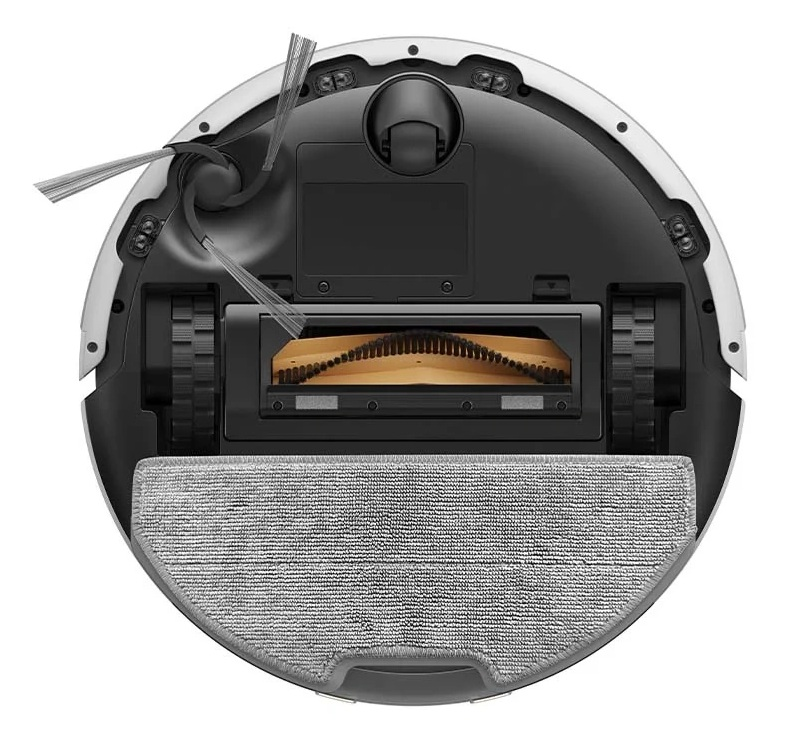 Spód odkurzacza robota ze szczotką, kołami i nakładką mopującą.