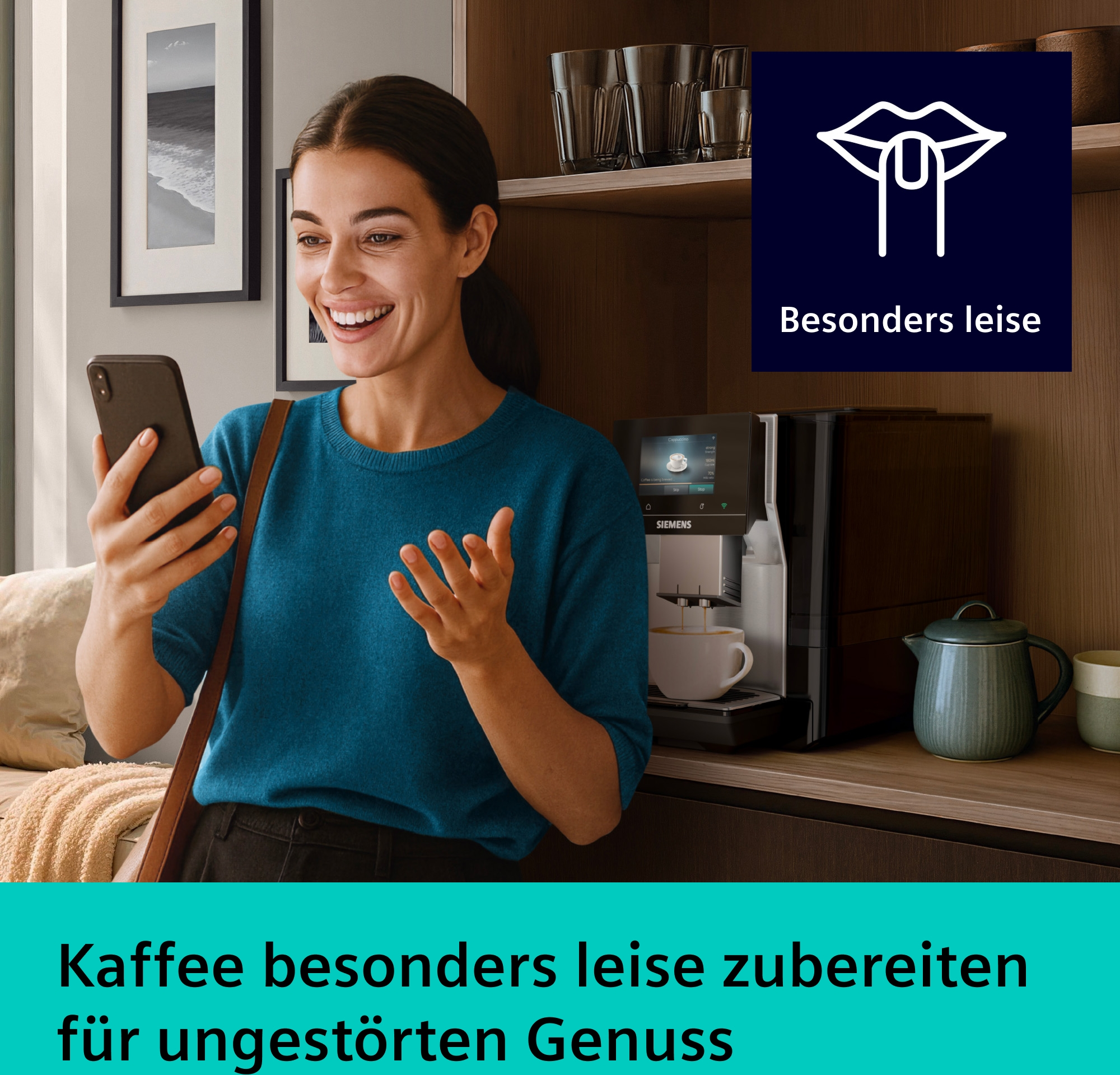 Frau schaut auf Handy, Kaffeemaschine brüht Kaffee. Sehr leise.