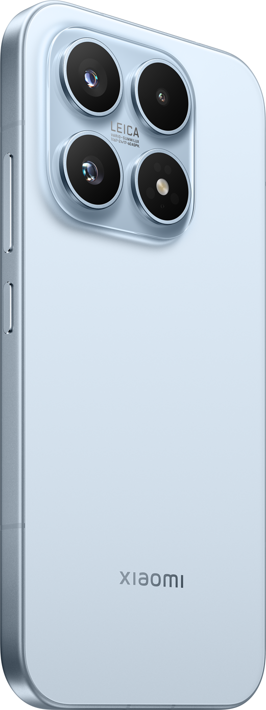 Ein hellblaues Smartphone mit vier Kameras und Leica-Logo.