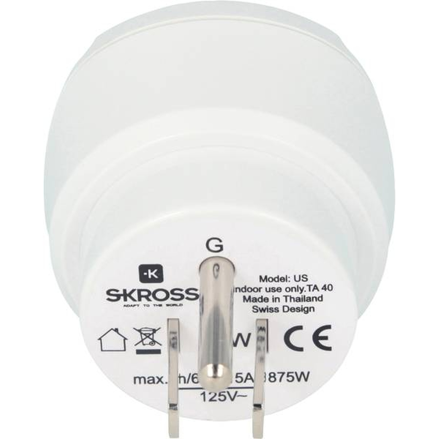 Adaptateur de voyage blanc avec logo SKROSS, marquage CE et détails.