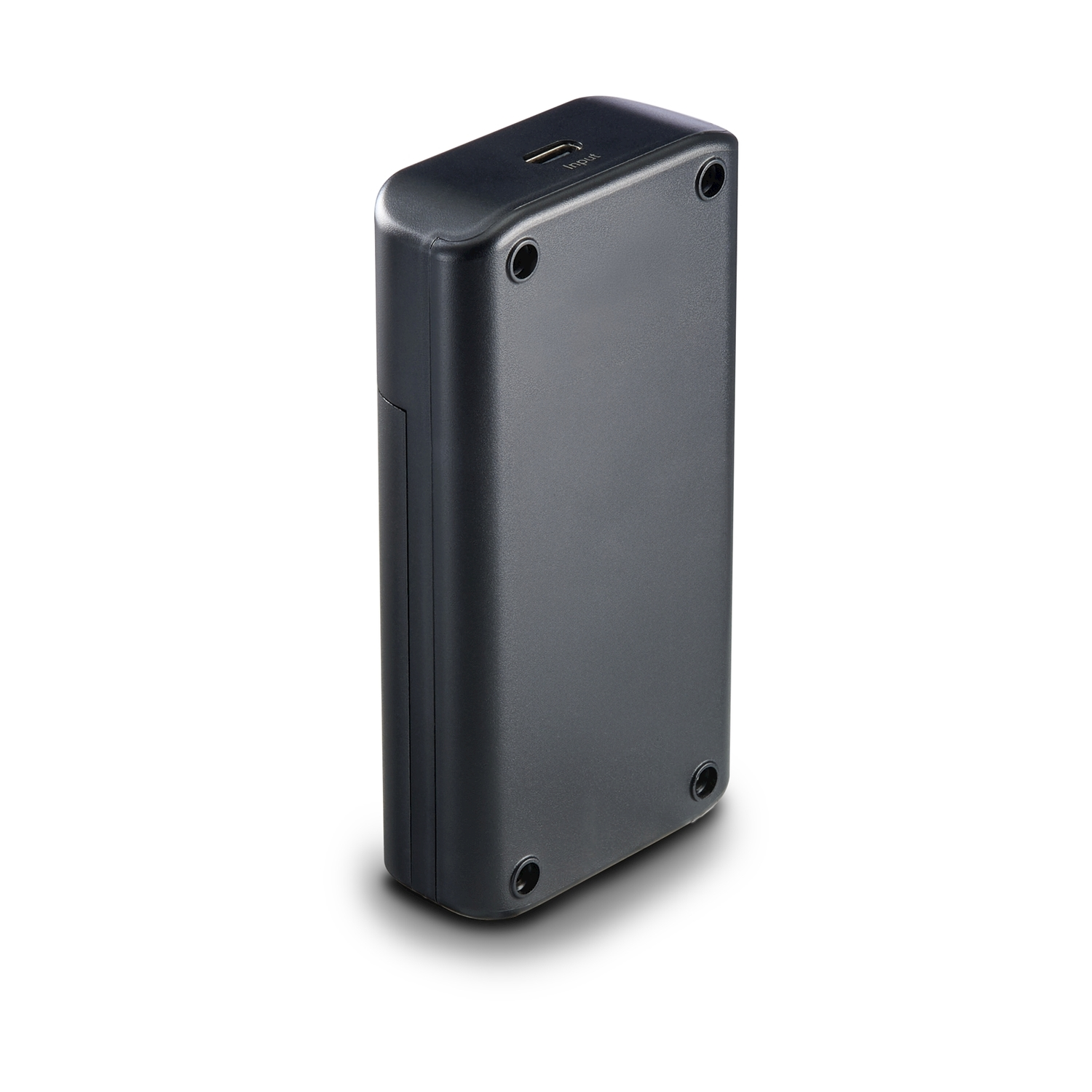 Un power bank rettangolare scuro con ingresso USB e quattro viti.