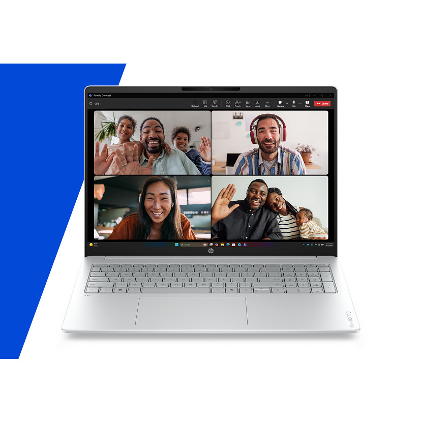Laptop zeigt einen Videoanruf mit vier Familien. Silbern mit blauer Akzentwand.