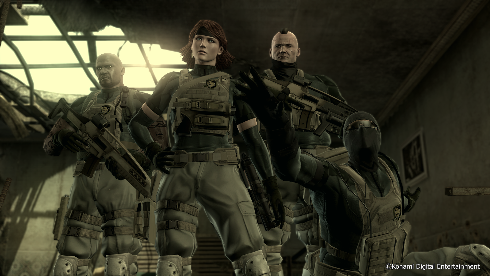 Czterech żołnierzy w ekwipunku taktycznym z bronią stoi w zrujnowanym budynku.