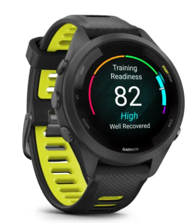 Czarny zegarek Garmin z żółtym paskiem pokazuje Gotowość treningowa: 82, Wysoki, Dobrze zregenerowany.