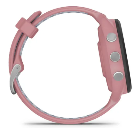 Różowy smartwatch z srebrnymi przyciskami i metalowym zapięciem.