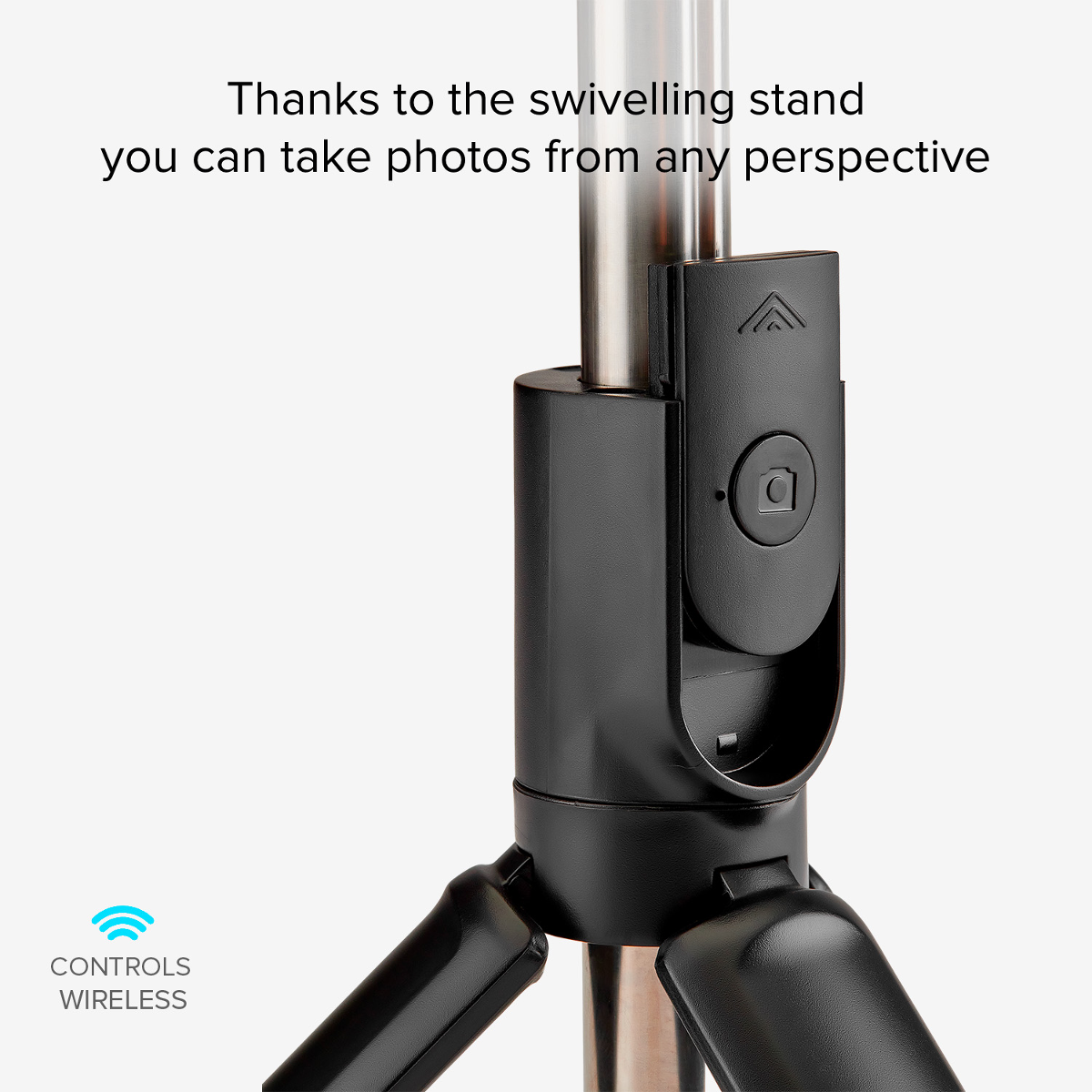 Nahaufnahme eines schwarzen Selfie-Sticks mit Stativ und Fernbedienung.