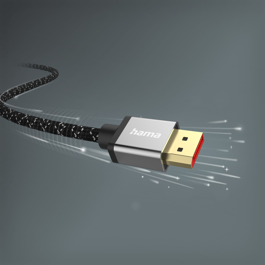 Gri arka plan üzerinde kırmızı vurgulu gümüş konektörlü Hama HDMI kablosu.
