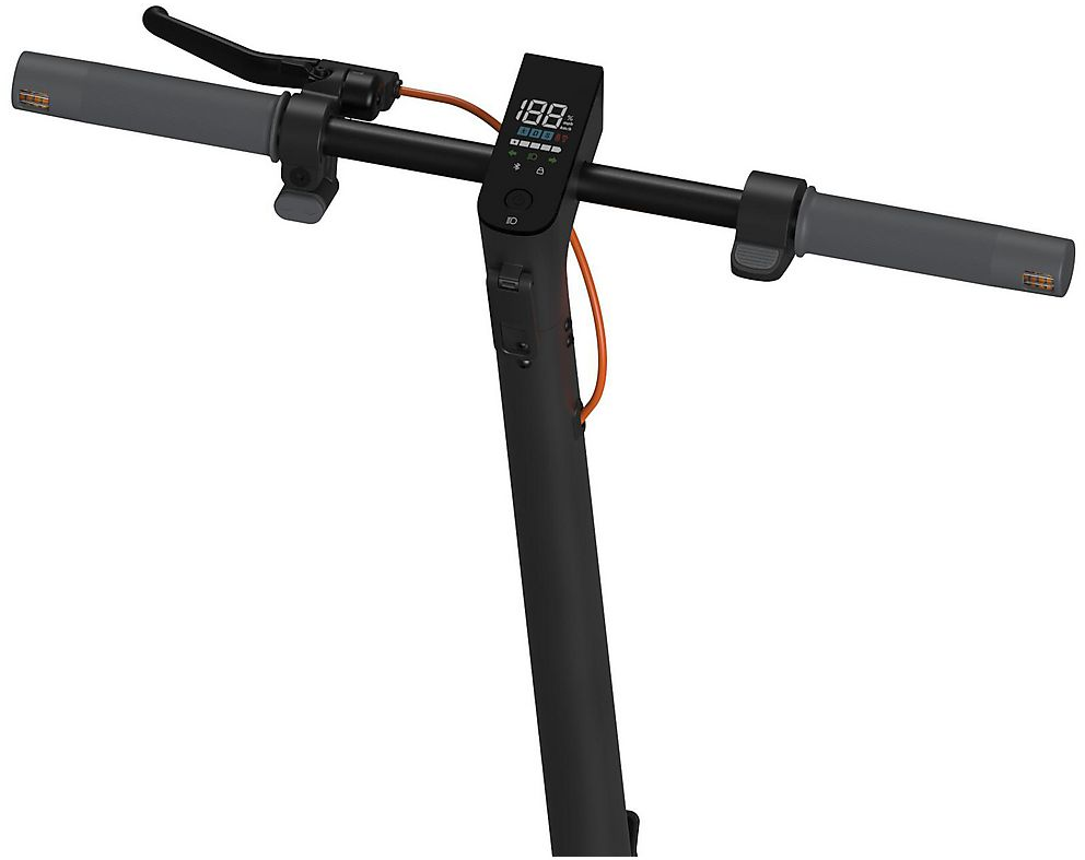 Lenker eines schwarzen Elektrorollers mit Display und Bremshebel.
