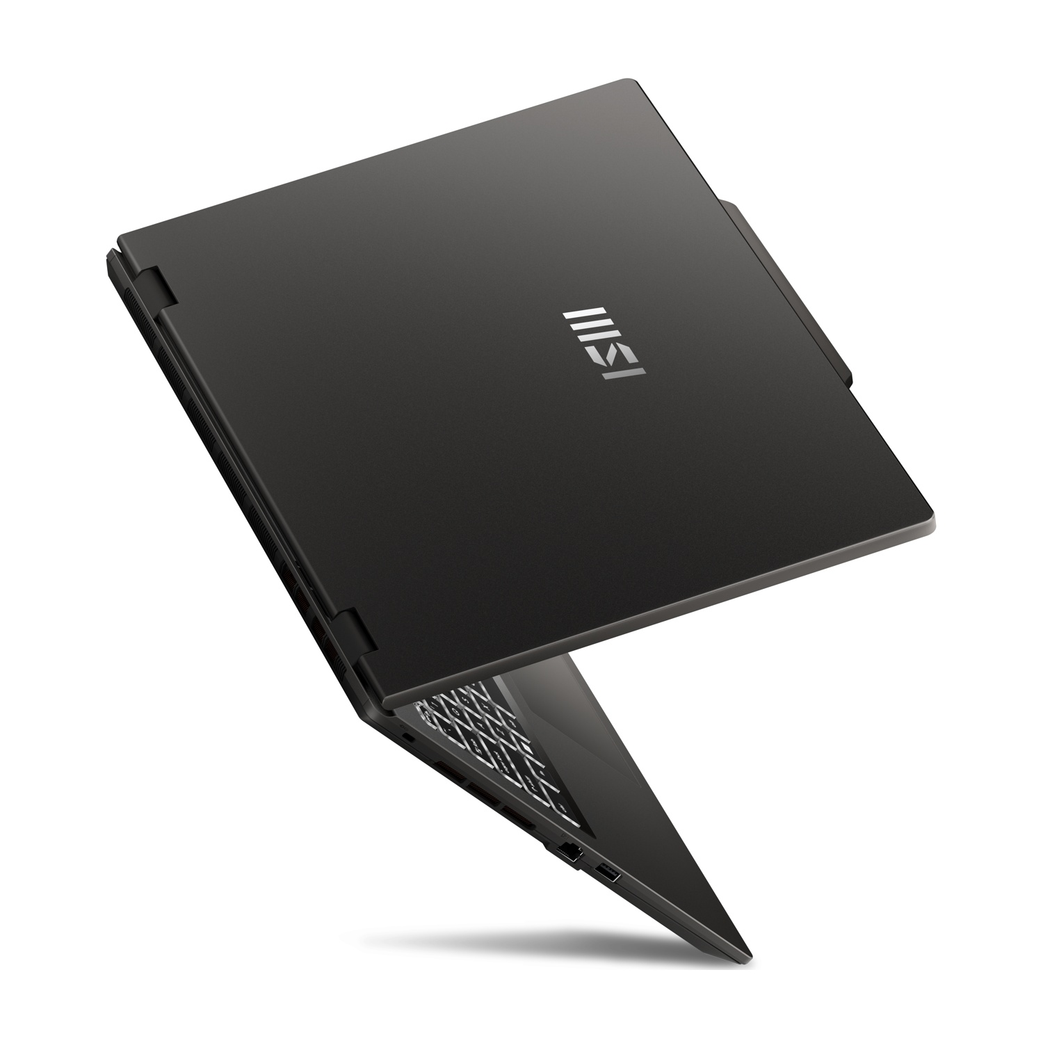 Un laptop nero con logo MSI argentato, su sfondo bianco.