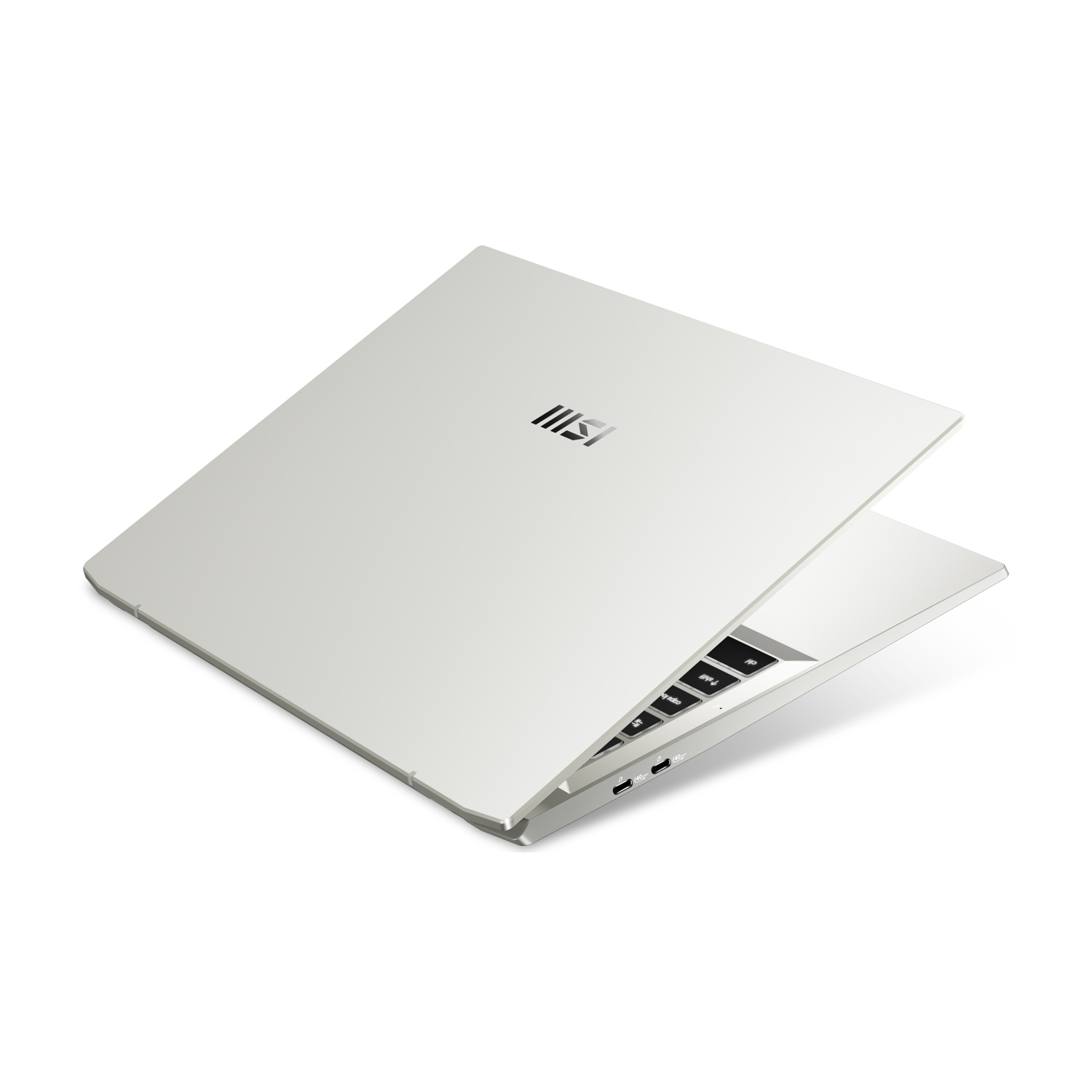 Un laptop MSI grigio chiaro con coperchio aperto su sfondo bianco.