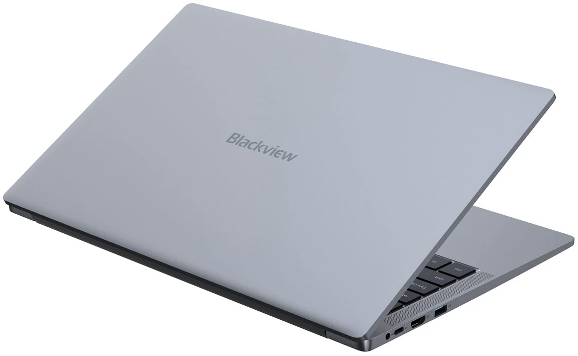 Világosszürke laptop, fedelén Blackview logóval.