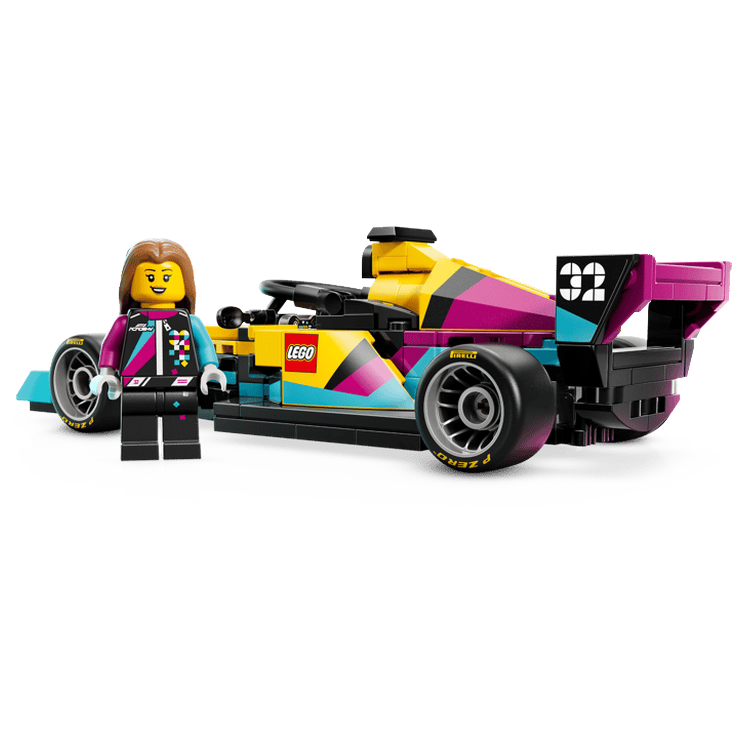Une figurine Lego à côté d'une voiture de F1 Lego colorée.