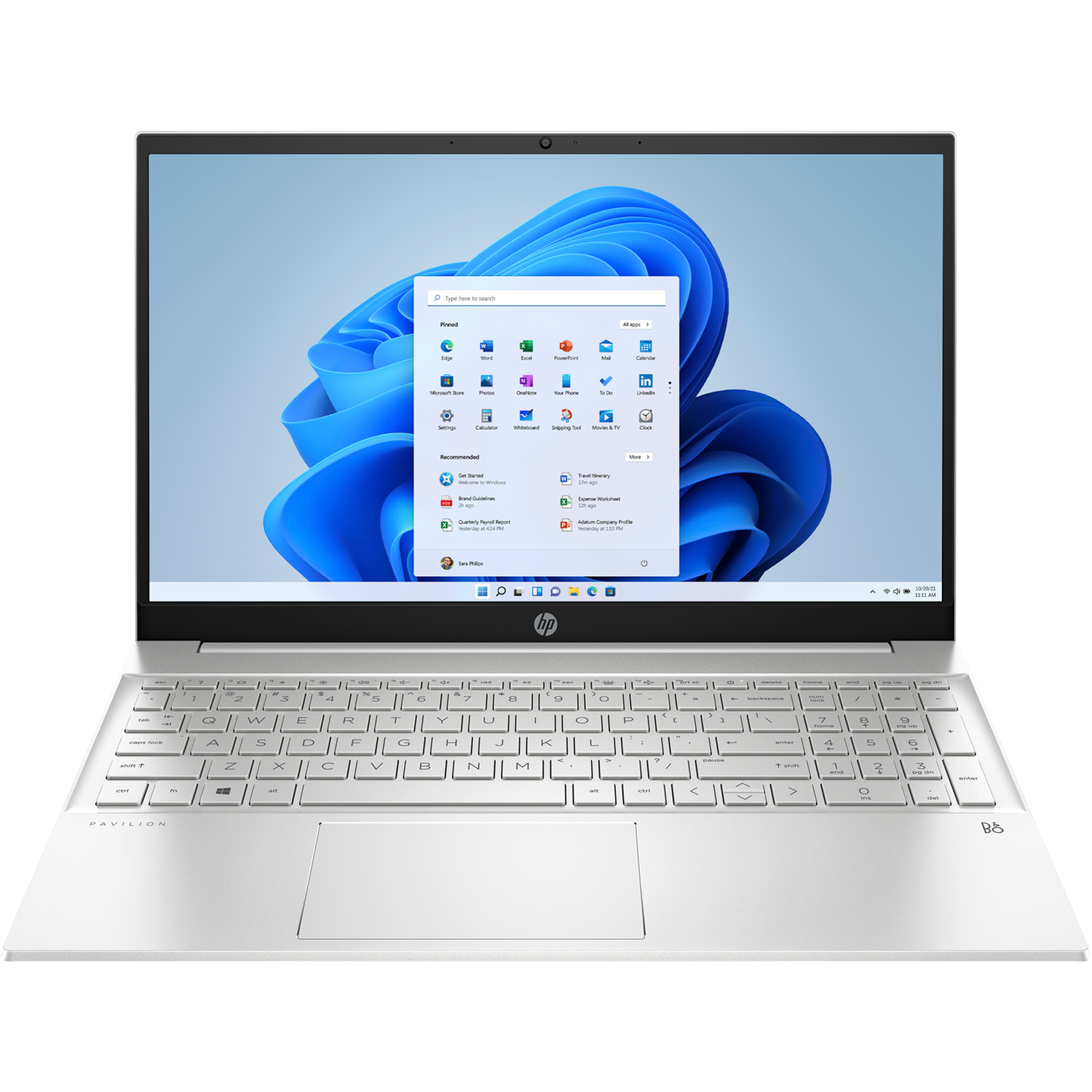 Un ordinateur portable HP Pavilion argenté affichant le menu Démarrer de Windows 11 ouvert et clavier.