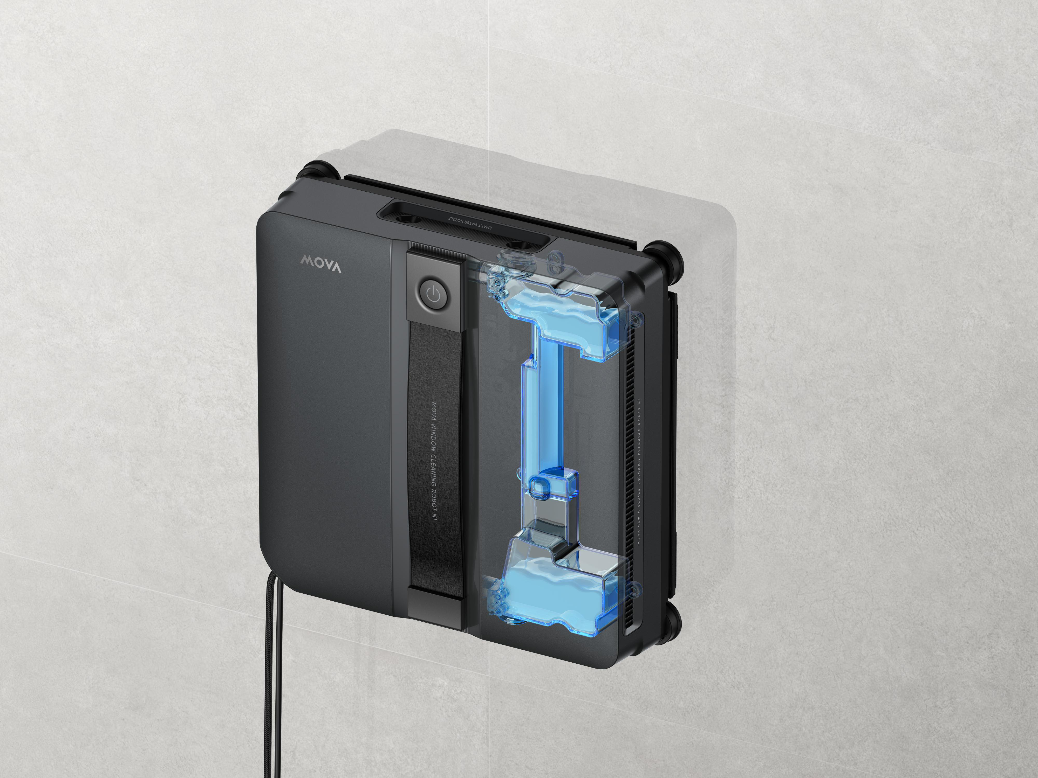 Ein grauer Fensterreinigungsroboter mit transparentem Wassertank haftet an einer Wand.