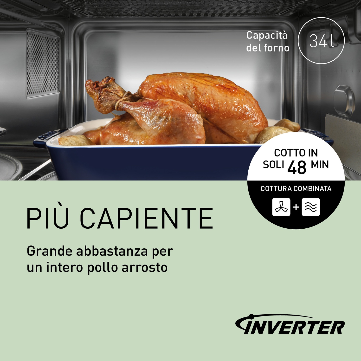 Un pollo arrosto in una teglia blu dentro un forno.