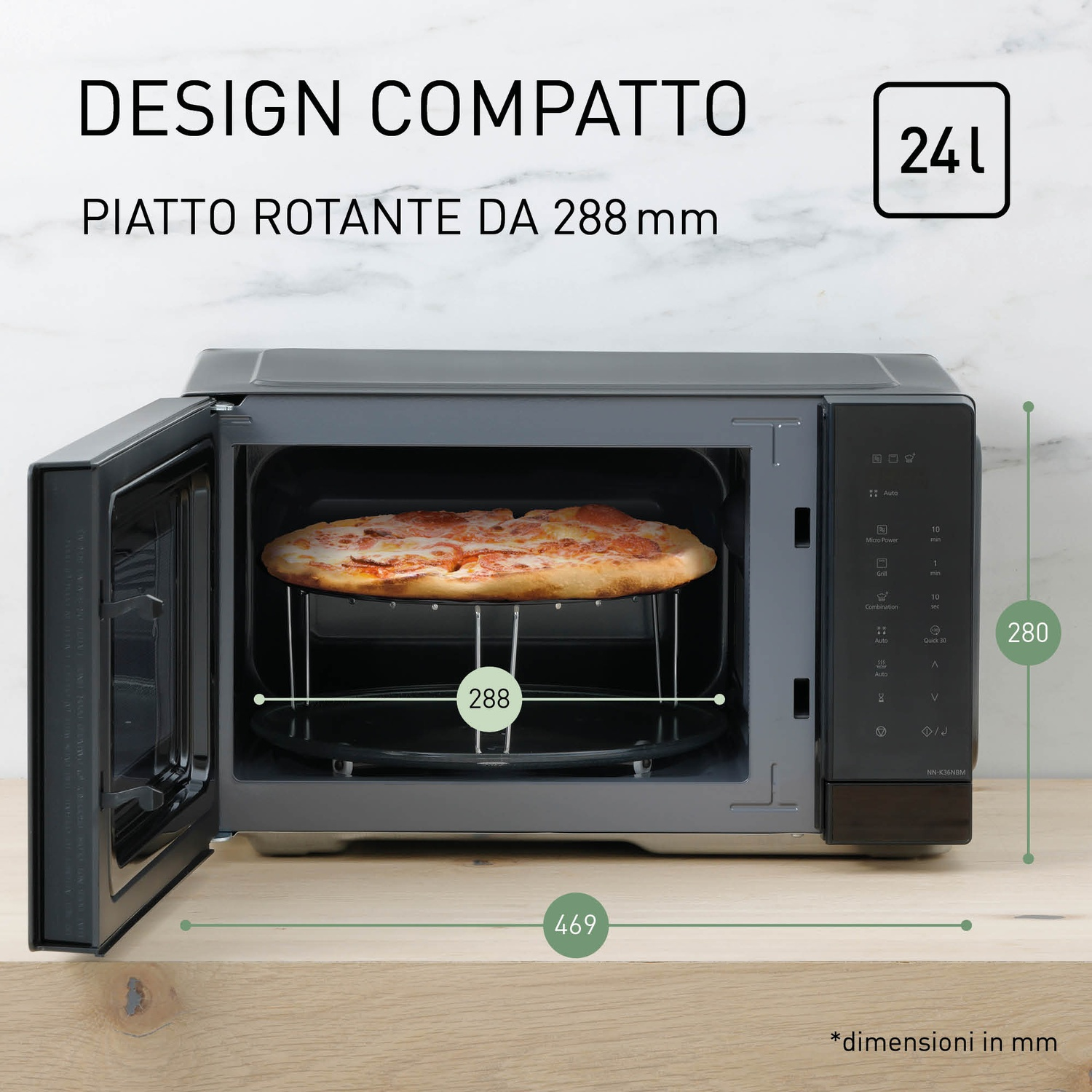 Un microonde scuro con porta aperta, mostra una pizza su una griglia. Dimensioni indicate.