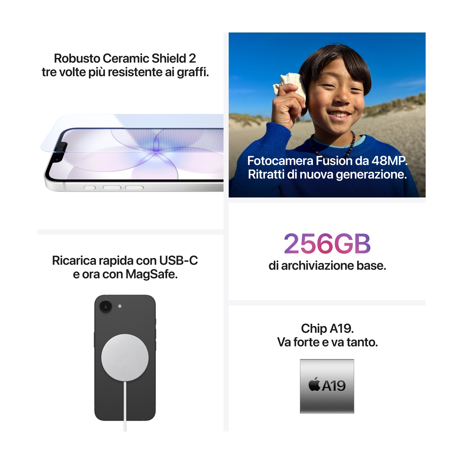 Un ragazzo tiene una conchiglia all'orecchio. Un iPhone con protezione schermo. Un iPhone con caricatore MagSafe.