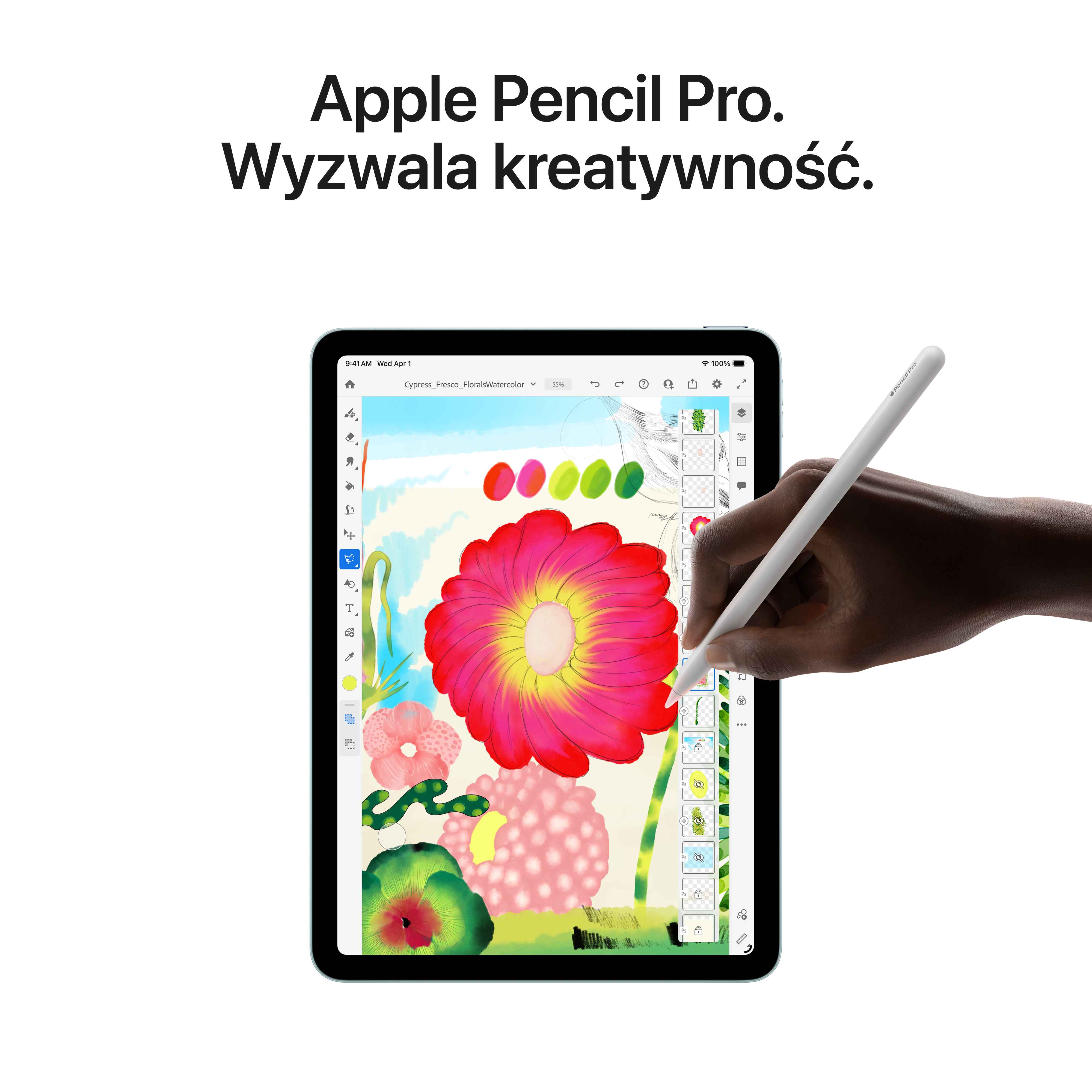 Dłoń trzyma biały Apple Pencil Pro nad tabletem z cyfrowym rysunkiem kwiatów.