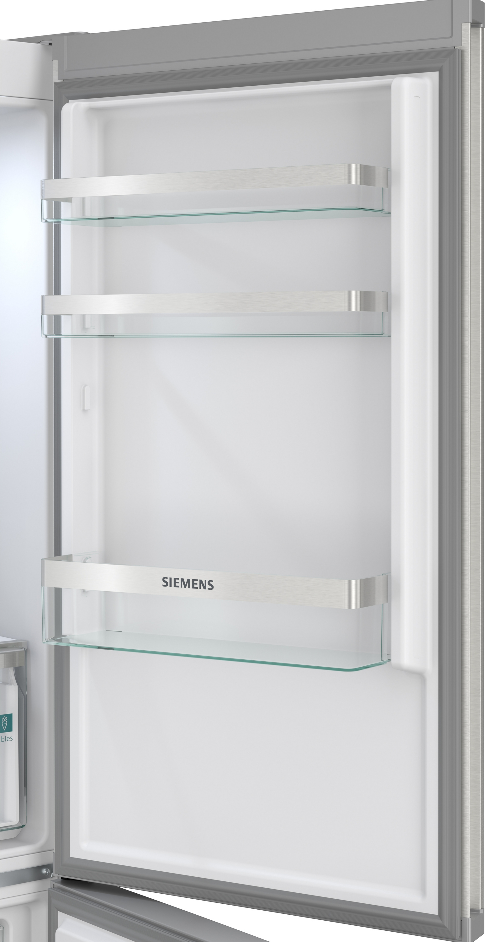 Innenraum eines Kühlschranks mit Glasböden und Siemens-Logo.