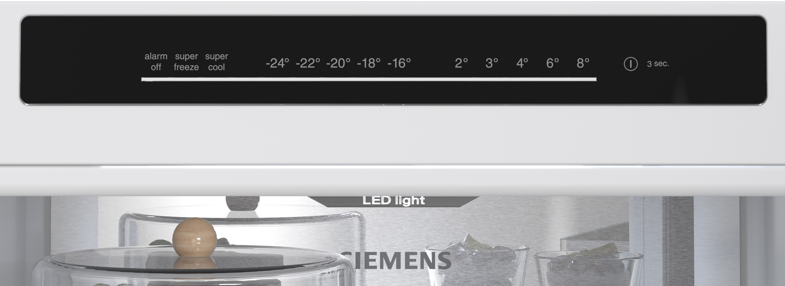 Bedienfeld eines Kühlschranks mit Temperaturanzeige und Funktionen wie Alarm, Super-Gefrieren und Super-Kühlen.