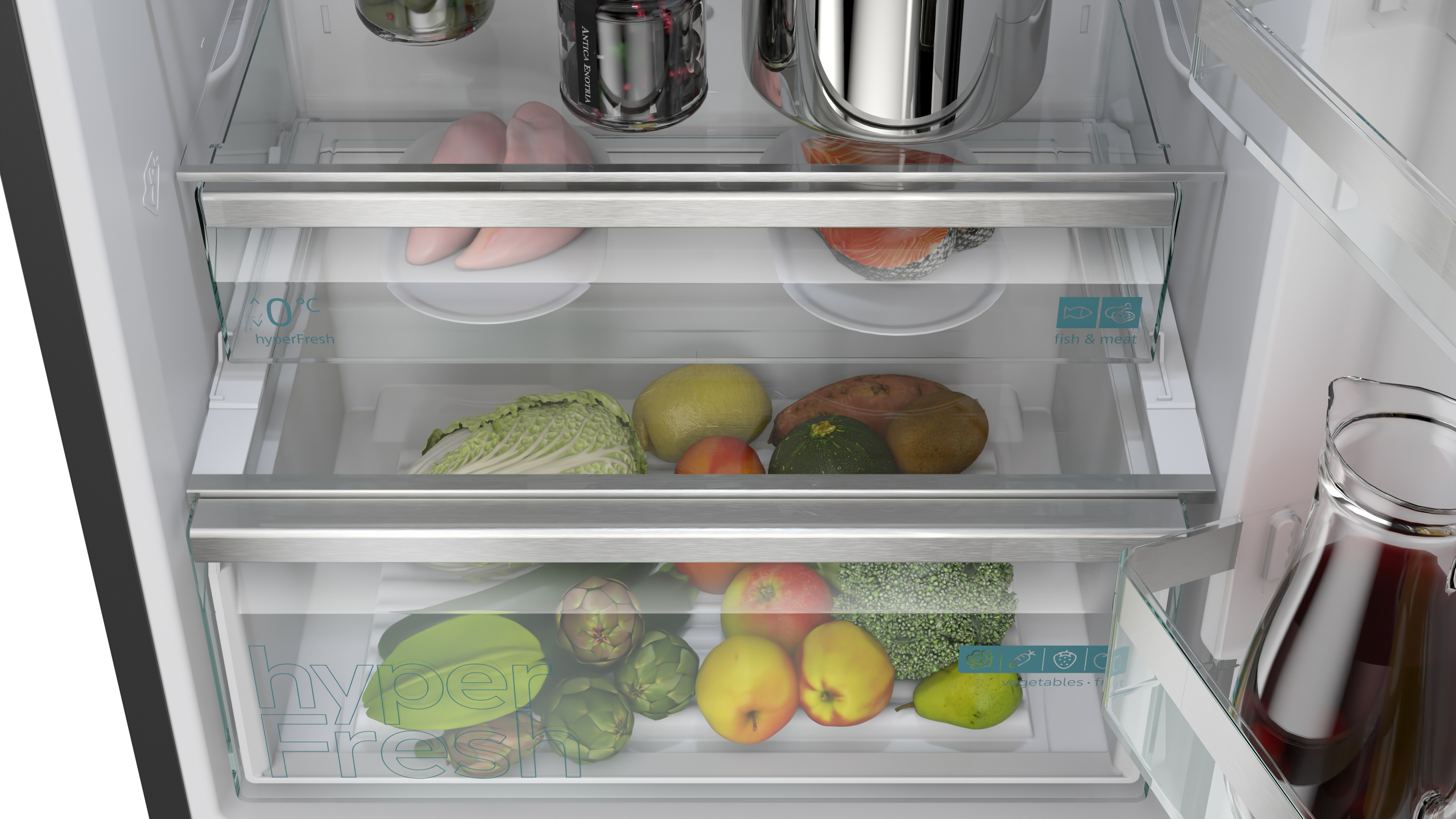 Ein Kühlschrank mit Lebensmitteln wie Fleisch, Fisch, Gemüse und Obst.