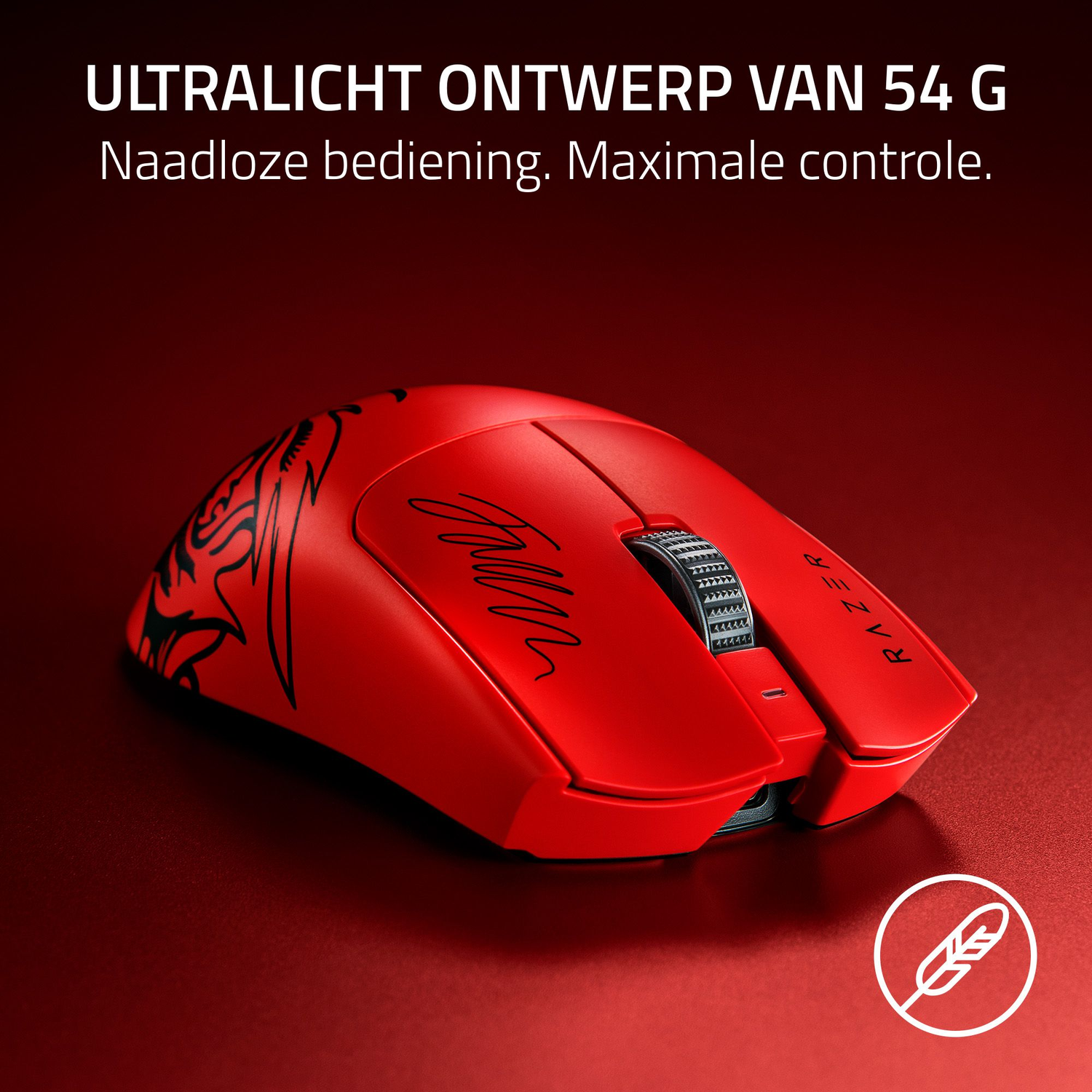 Rode muis met zwart patroon en tekst op rode achtergrond.