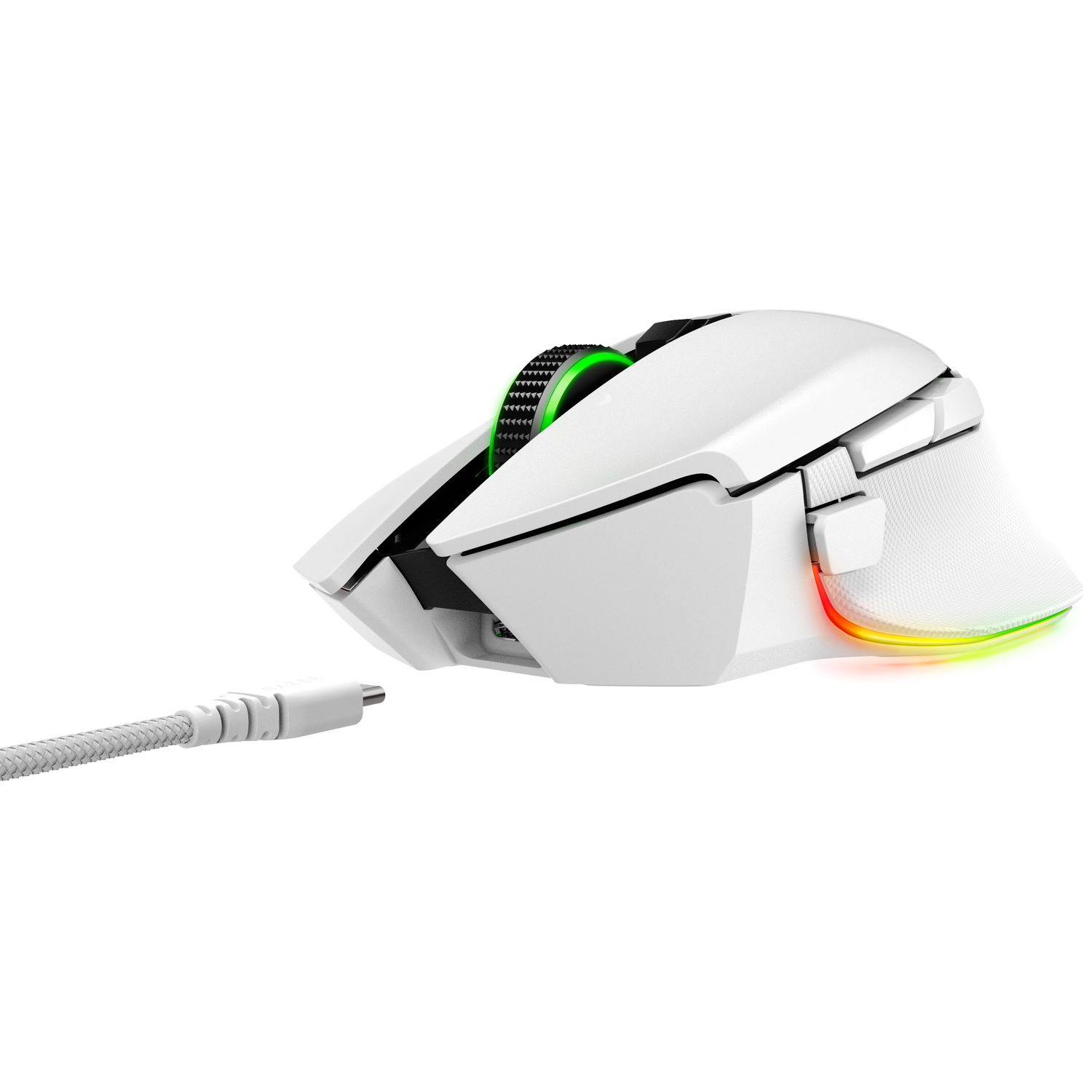 Een witte gamingmuis met RGB-verlichting en een witte kabel.
