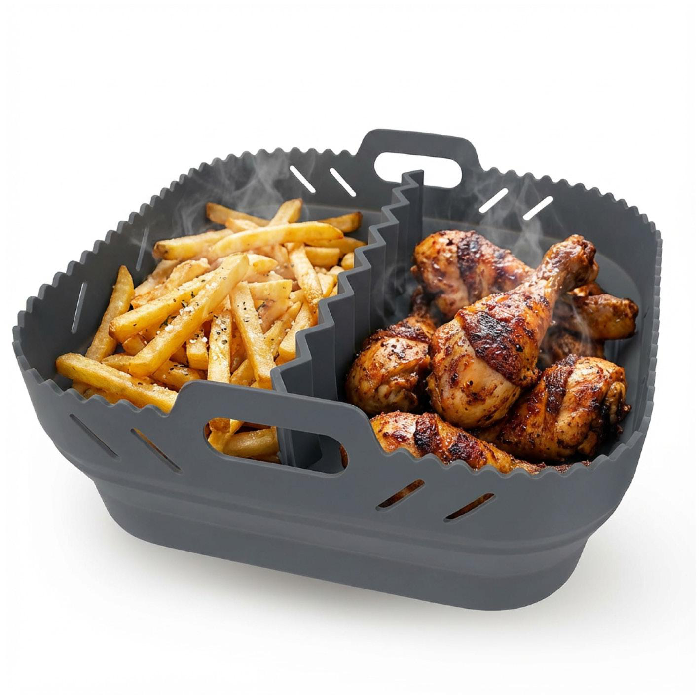 Ein grauer Silikon-Airfryer-Korb mit Pommes und Hähnchenschenkeln.