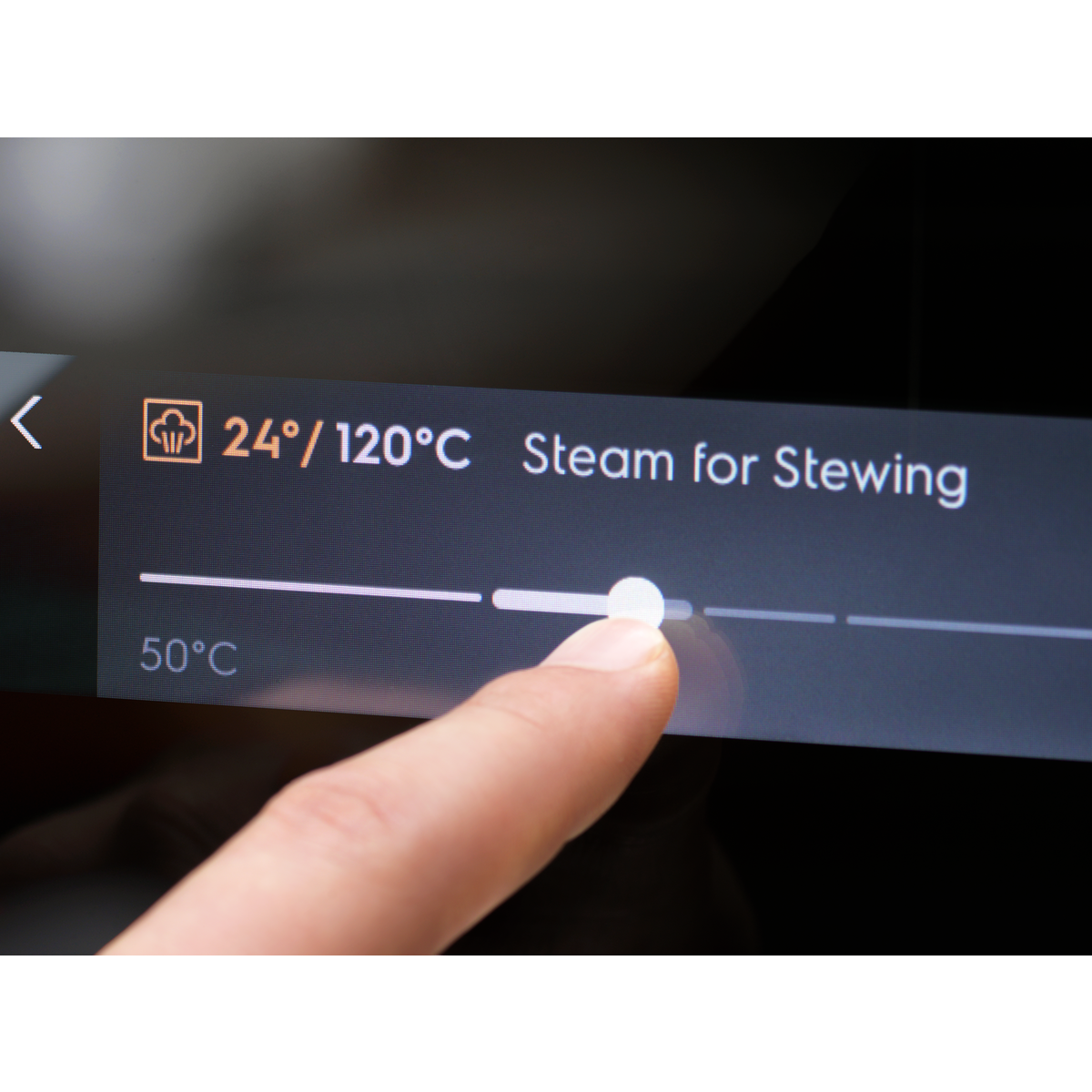 Egy ujj pároló-pörkölő beállítást állít 120°C-ra.