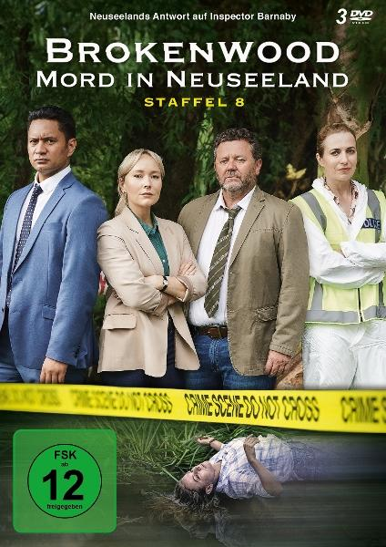 Vier Personen stehen vor einer Leiche, umgeben von Tatortband. Staffel 8.